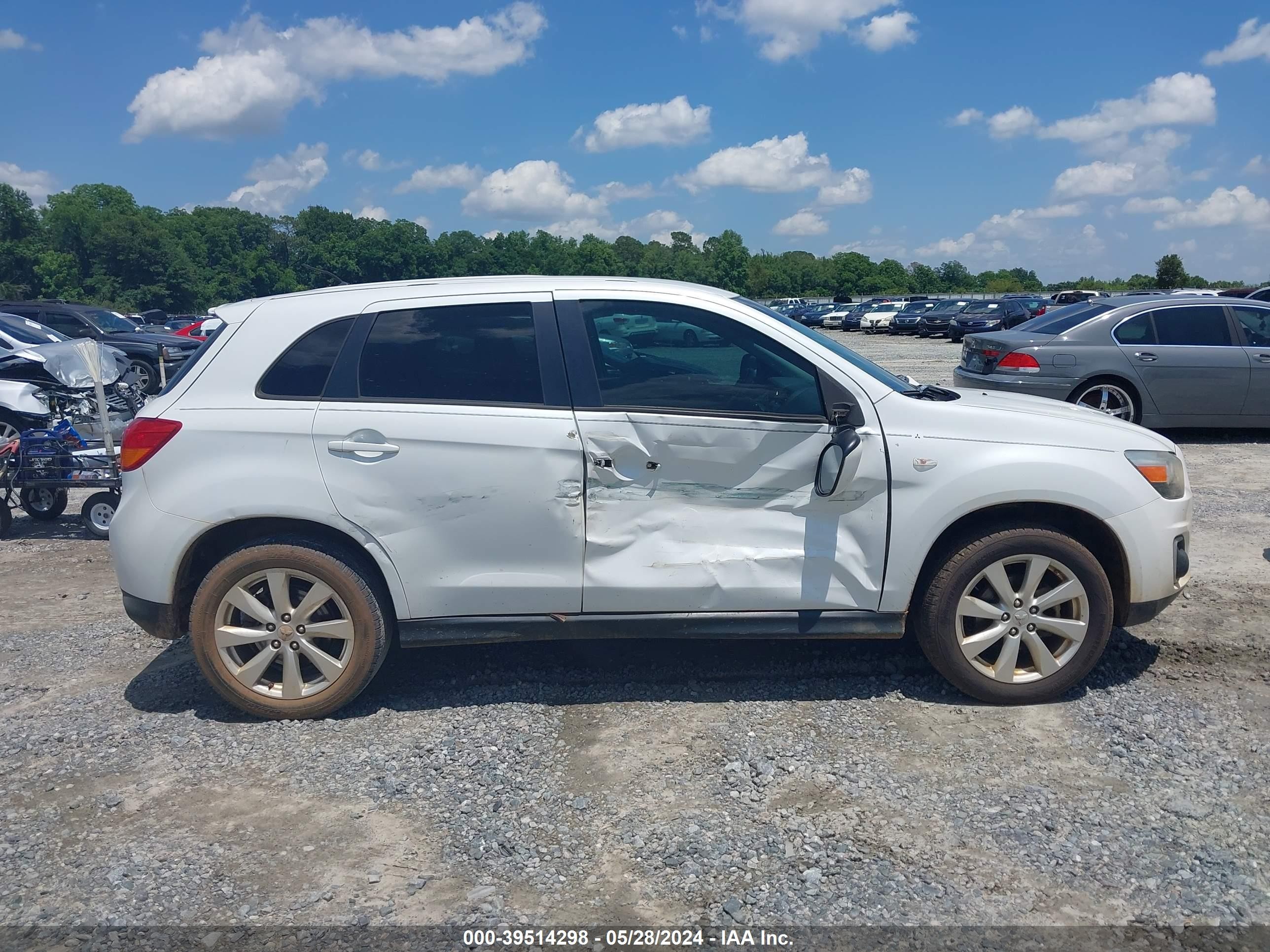 Photo 12 VIN: 4A4AP3AU3FE041570 - MITSUBISHI OUTLANDER 