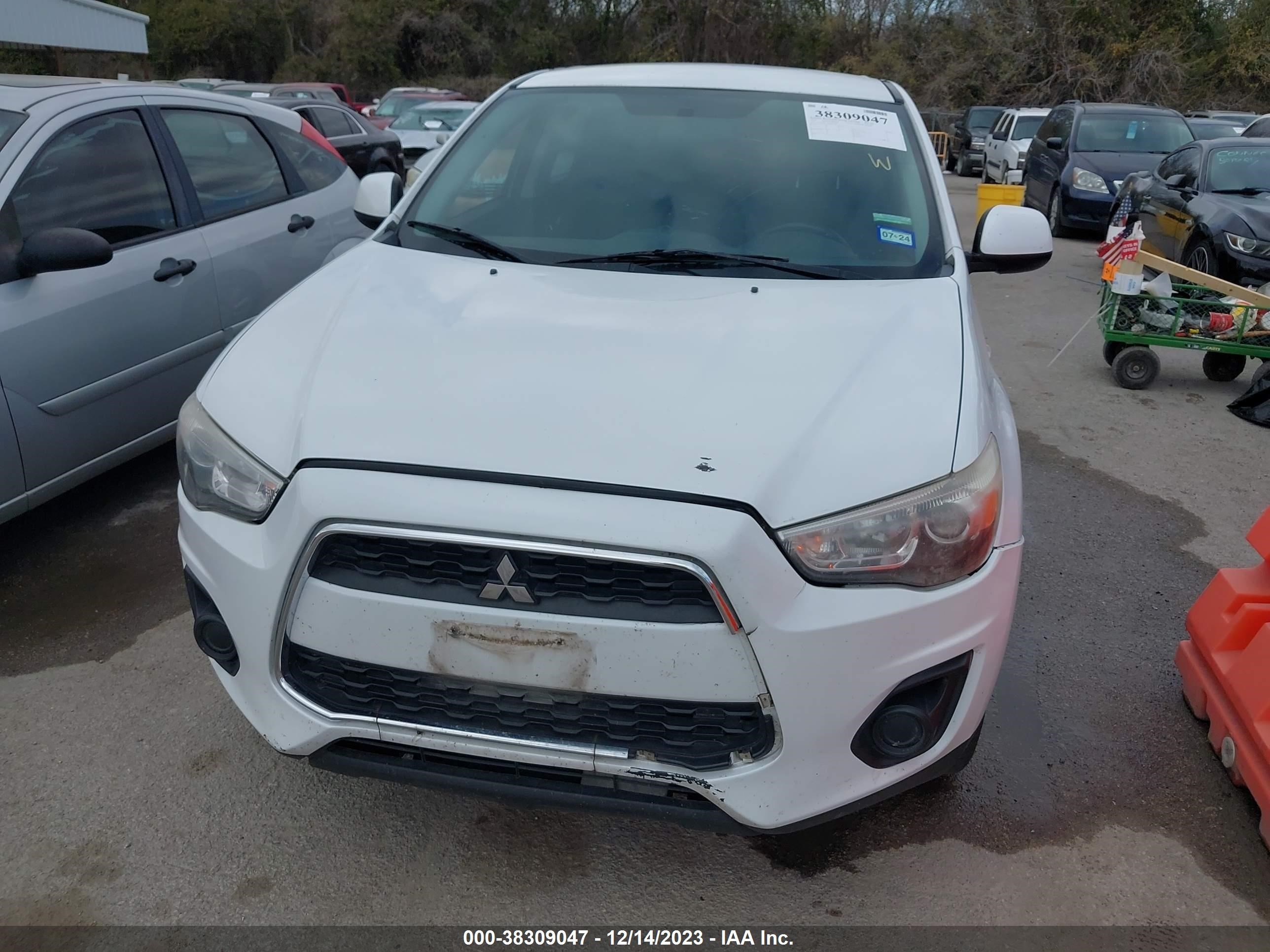 Photo 5 VIN: 4A4AP3AU4EE029684 - MITSUBISHI OUTLANDER 