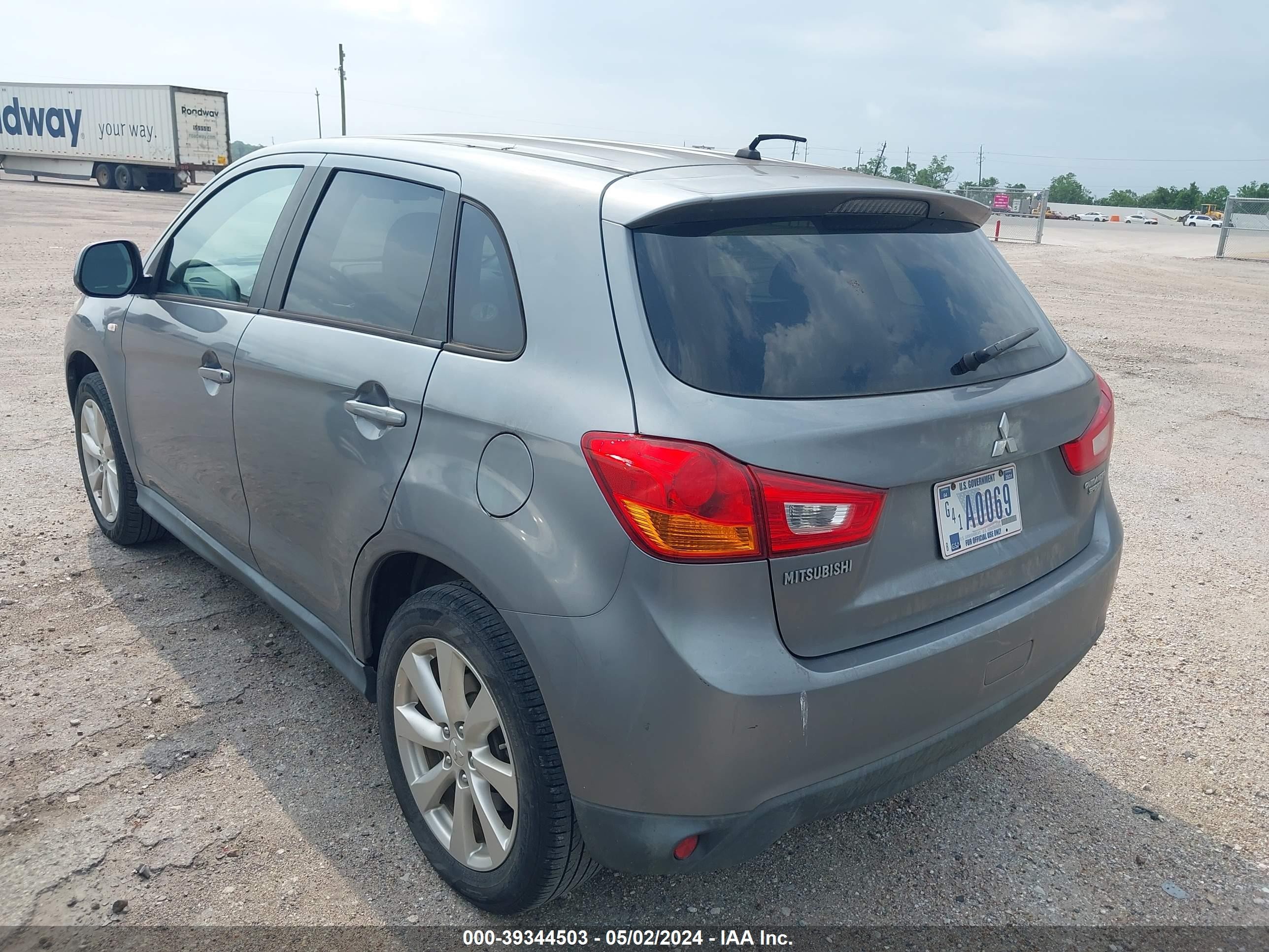 Photo 2 VIN: 4A4AP3AU4FE043697 - MITSUBISHI OUTLANDER 