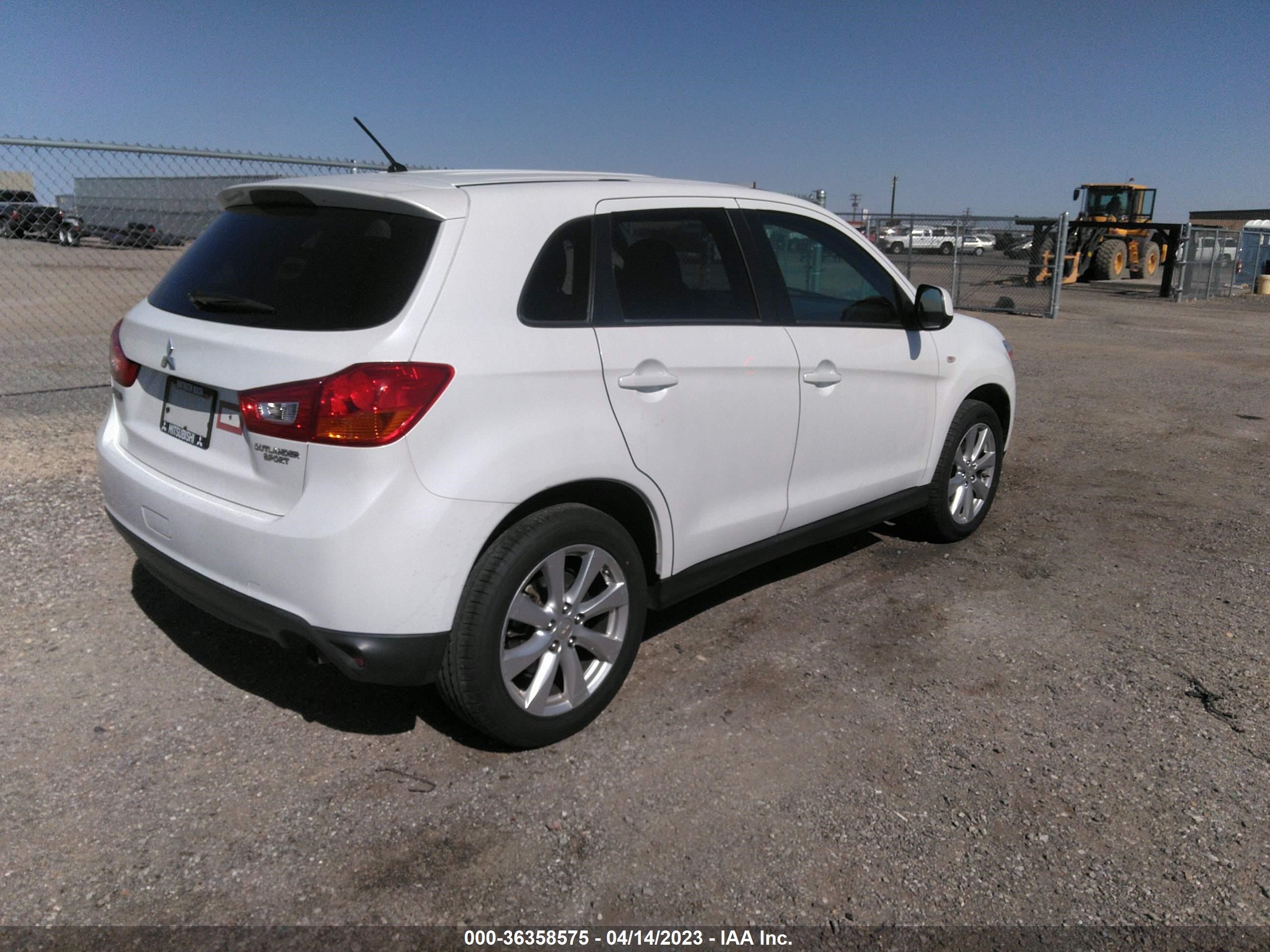 Photo 3 VIN: 4A4AP3AU5DE023133 - MITSUBISHI OUTLANDER 