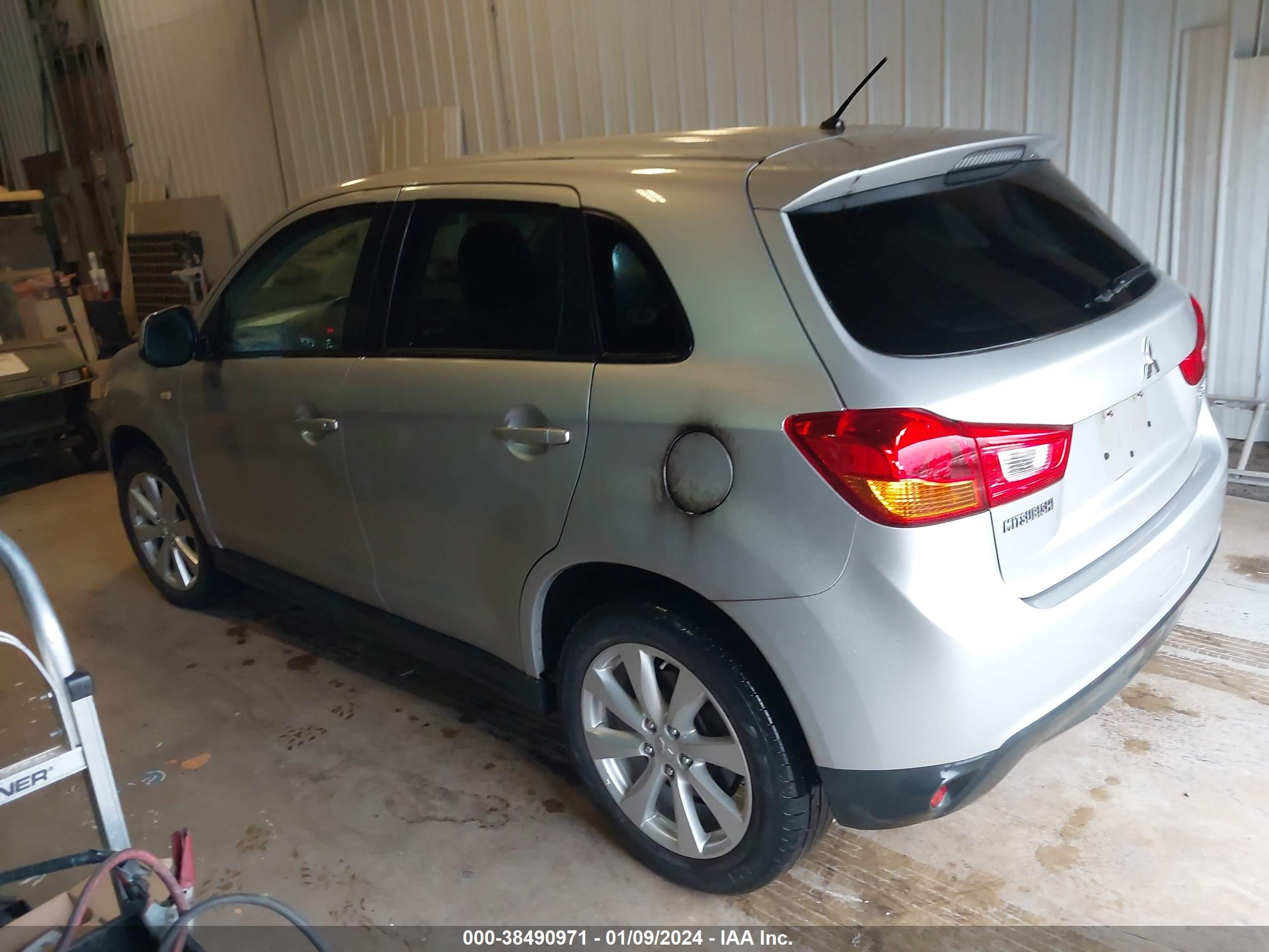 Photo 2 VIN: 4A4AP3AU6FE014847 - MITSUBISHI OUTLANDER 