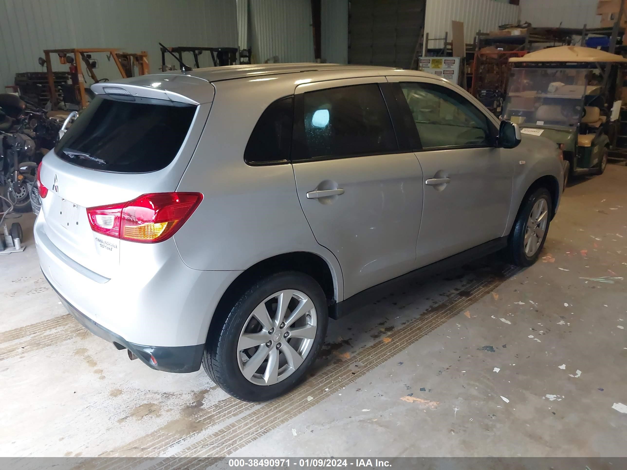 Photo 3 VIN: 4A4AP3AU6FE014847 - MITSUBISHI OUTLANDER 