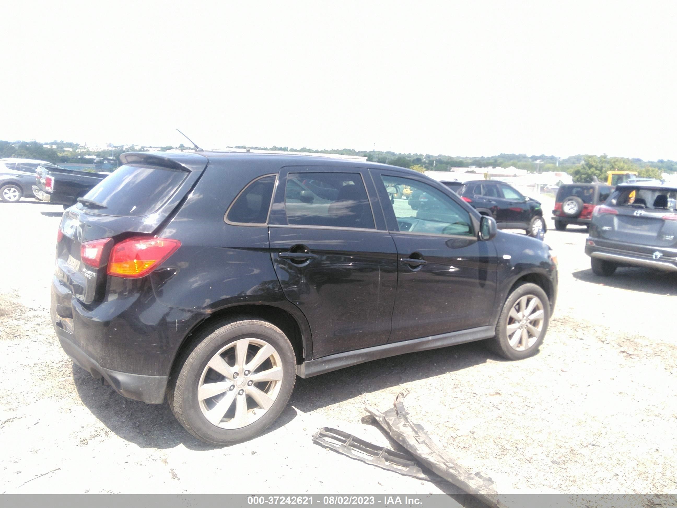 Photo 3 VIN: 4A4AP3AU8FE021668 - MITSUBISHI OUTLANDER 