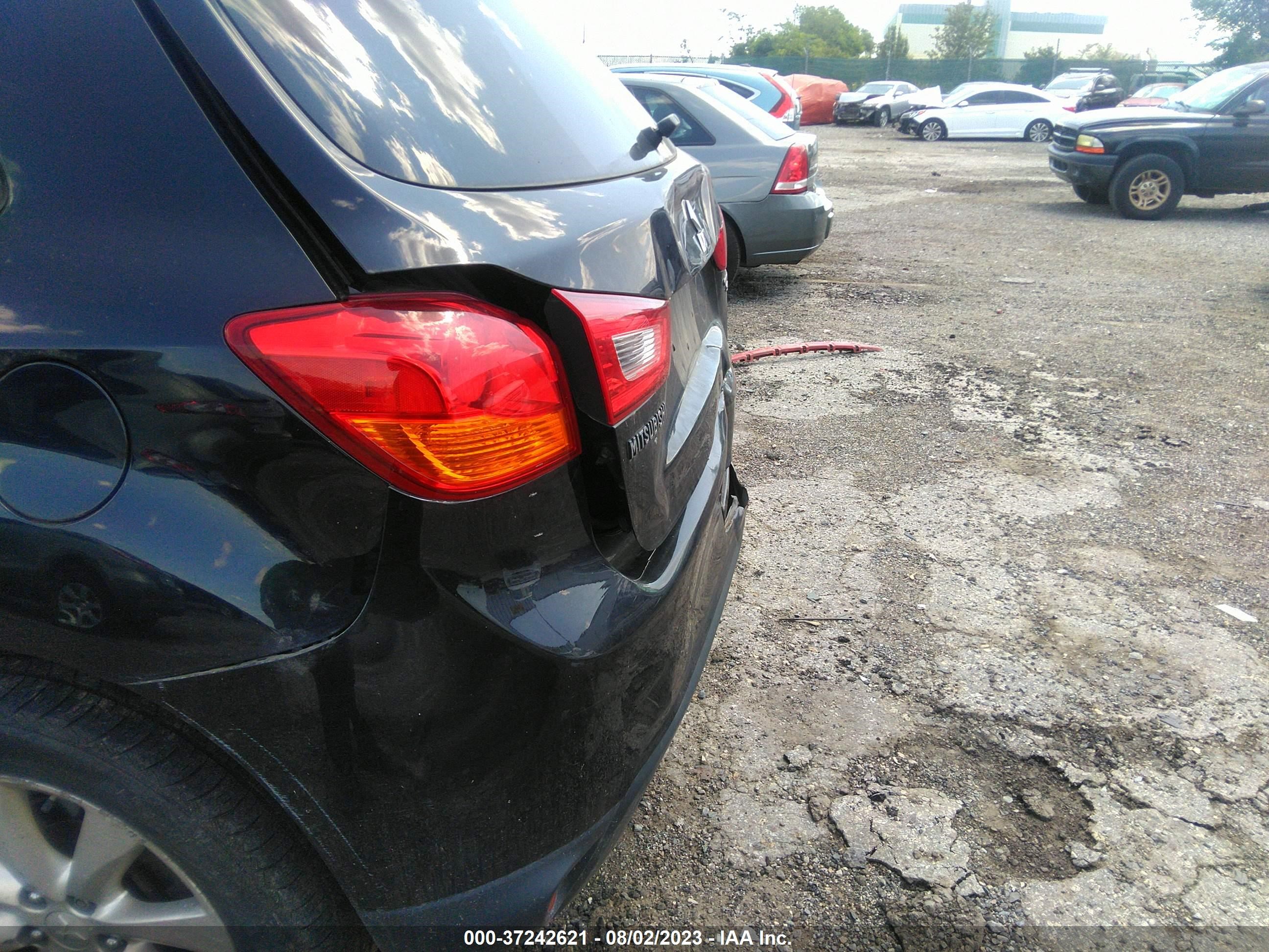 Photo 5 VIN: 4A4AP3AU8FE021668 - MITSUBISHI OUTLANDER 