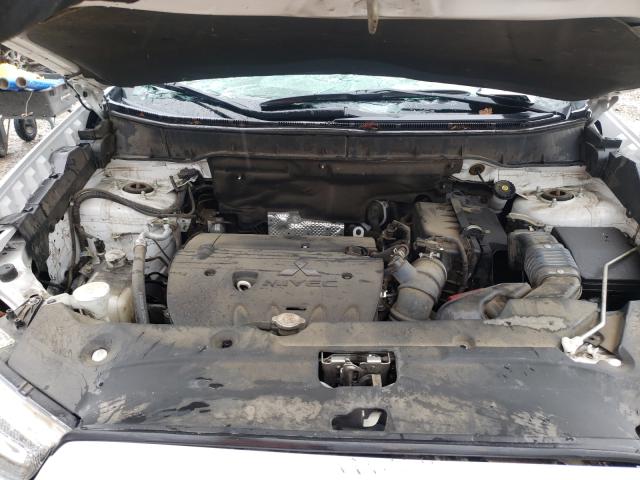 Photo 6 VIN: 4A4AP3AU8FE051351 - MITSUBISHI OUTLANDER 