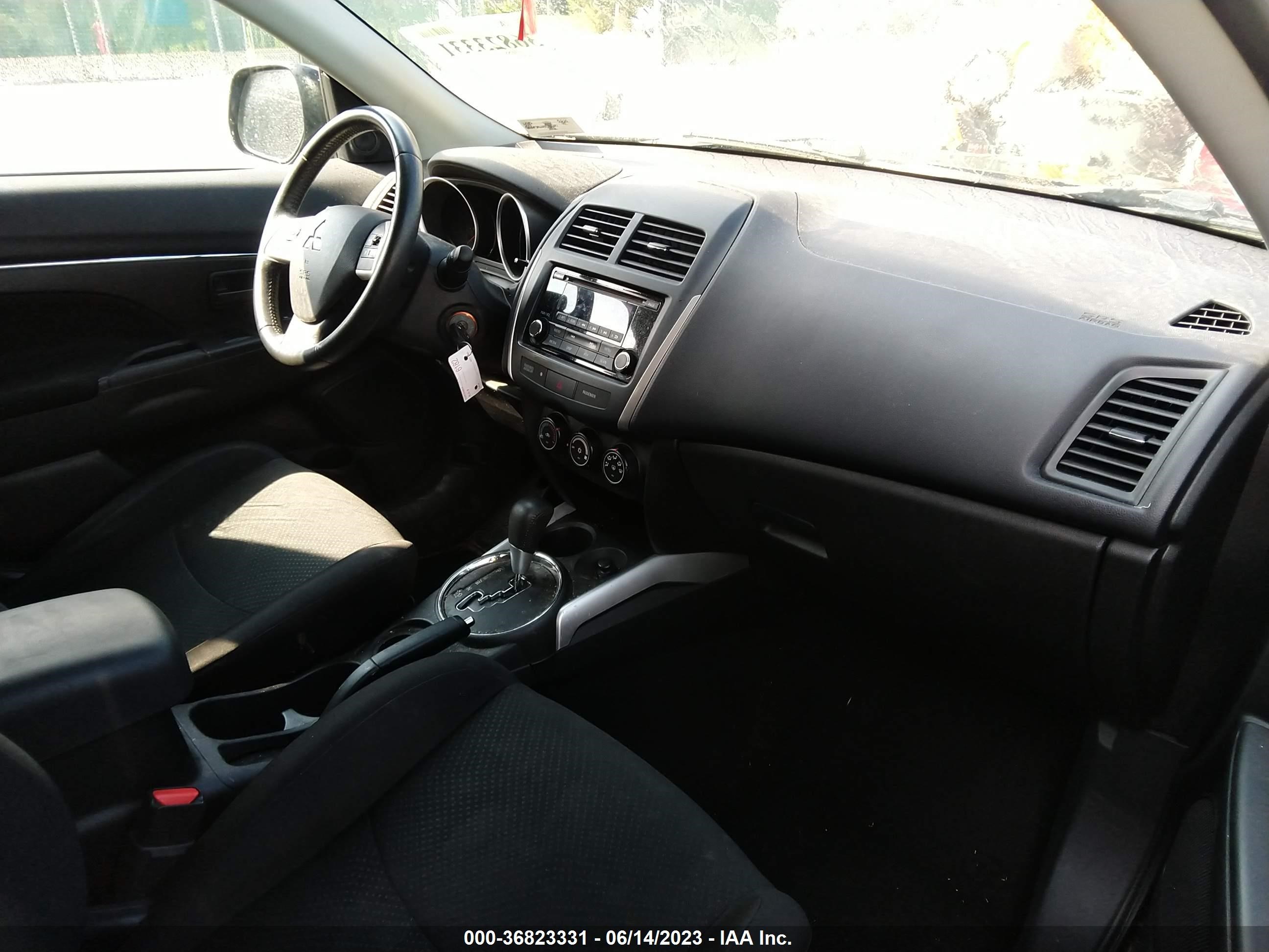 Photo 4 VIN: 4A4AP3AUXEE002697 - MITSUBISHI OUTLANDER 