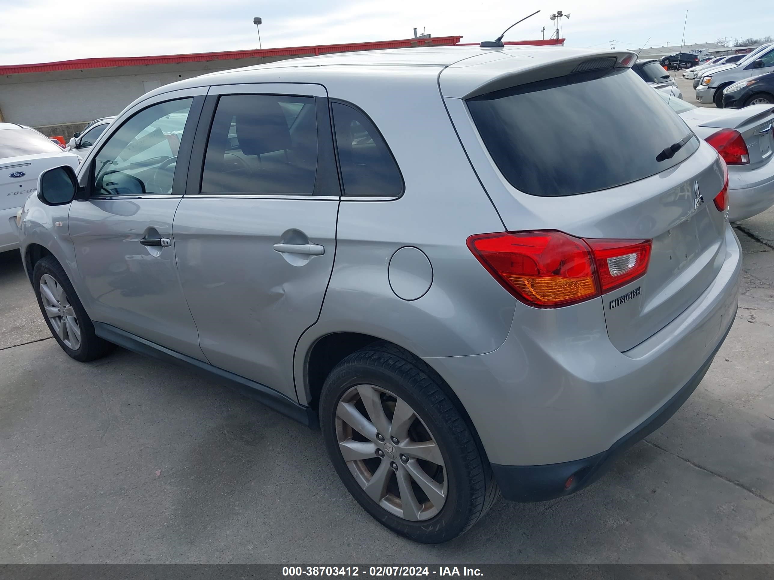 Photo 2 VIN: 4A4AP4AU3DE008278 - MITSUBISHI OUTLANDER 