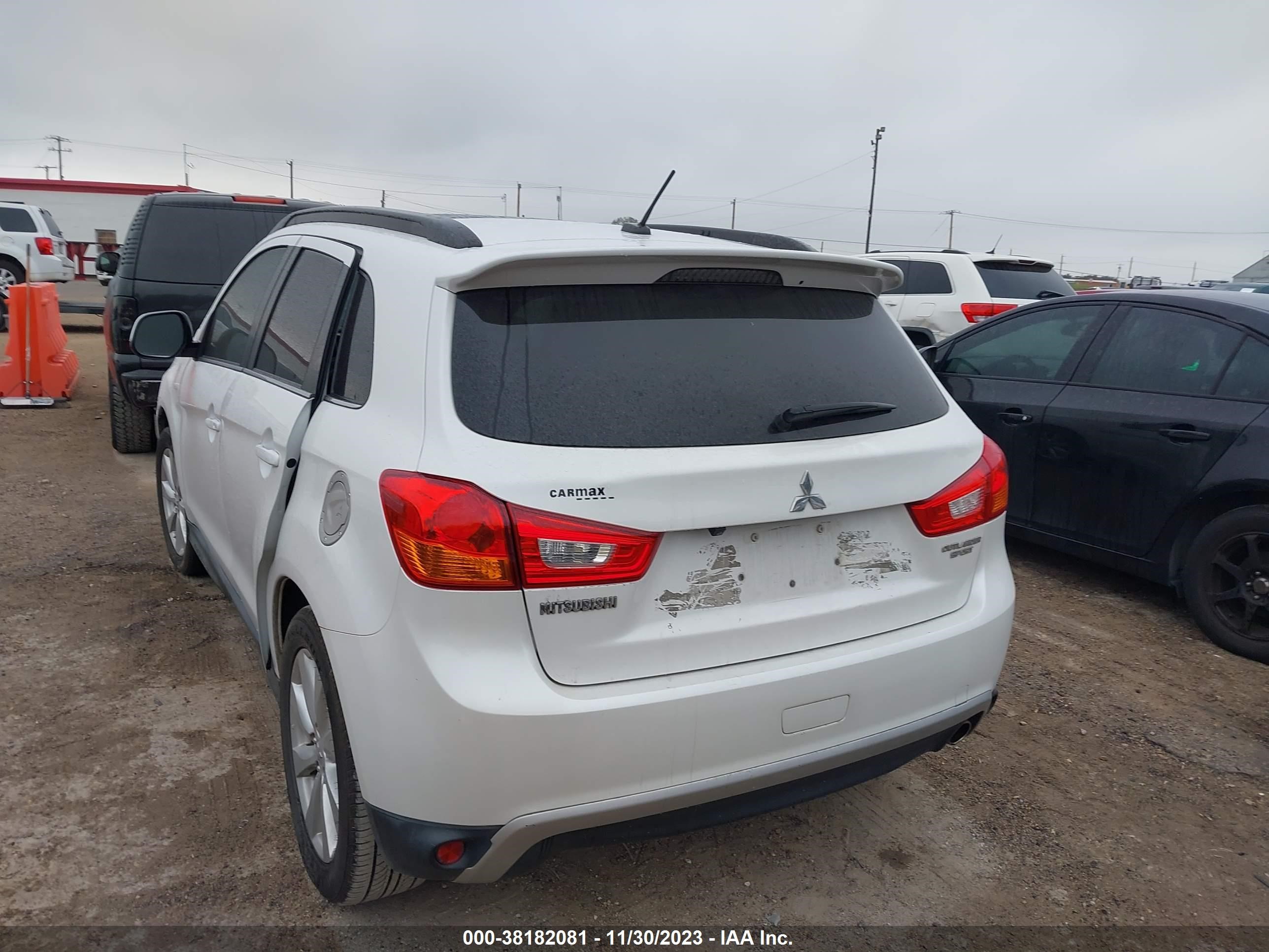 Photo 2 VIN: 4A4AP4AU3EE006161 - MITSUBISHI OUTLANDER 