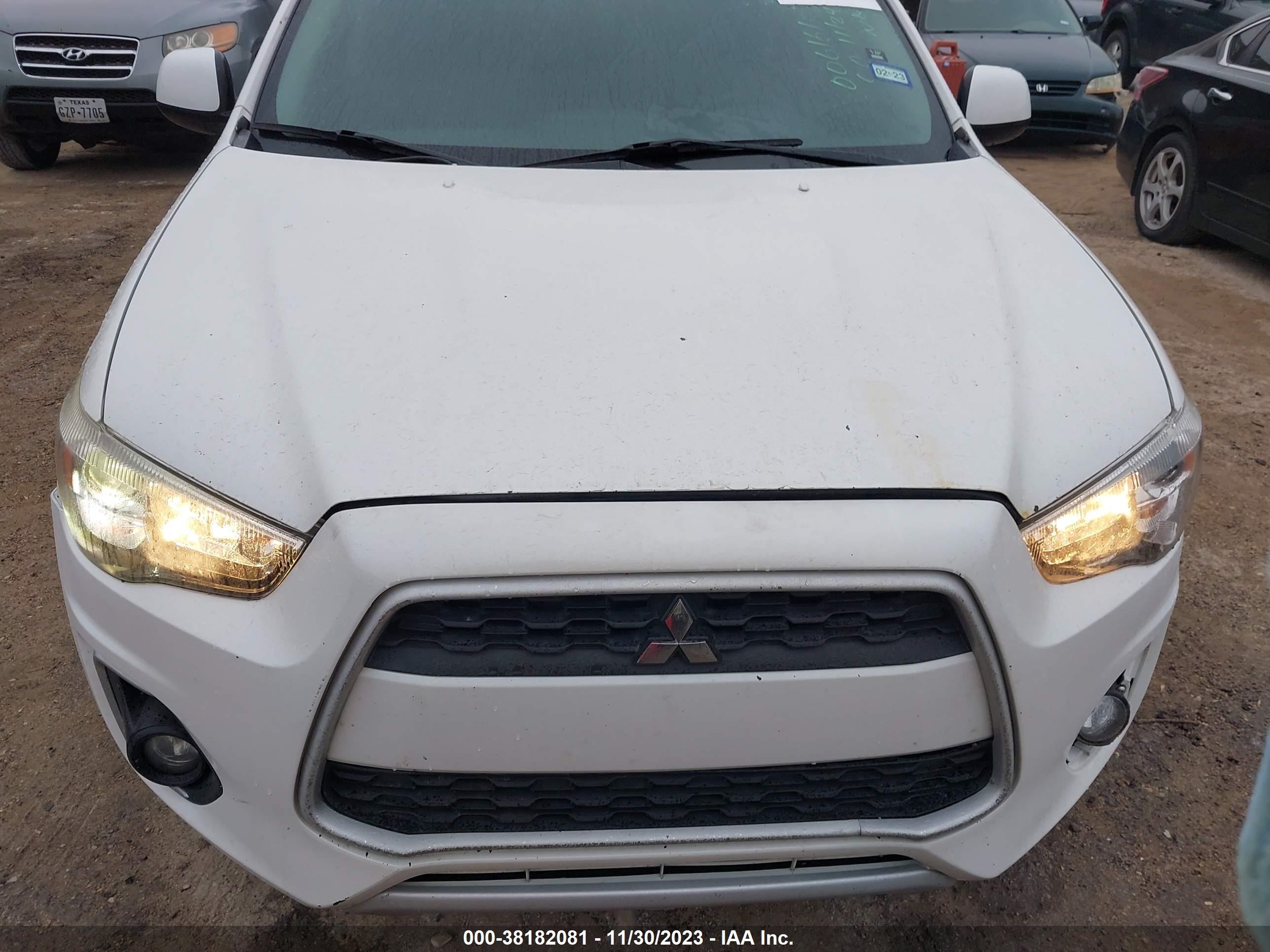 Photo 5 VIN: 4A4AP4AU3EE006161 - MITSUBISHI OUTLANDER 