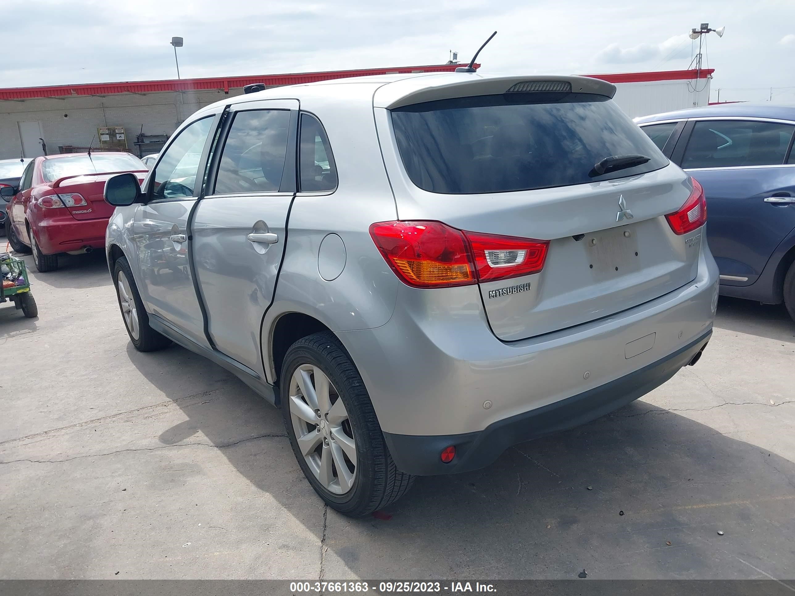 Photo 2 VIN: 4A4AP4AU9EE024759 - MITSUBISHI OUTLANDER 