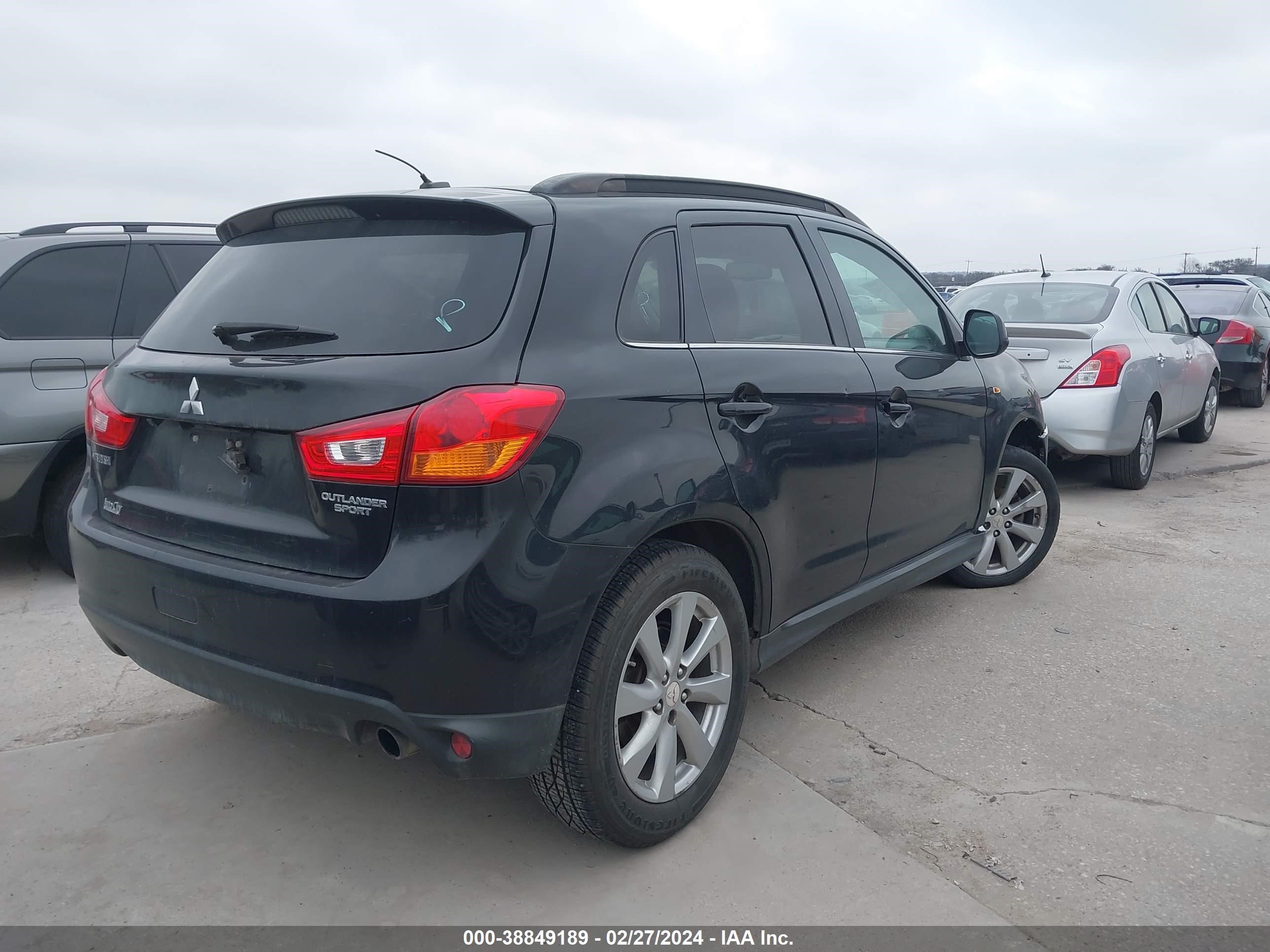 Photo 4 VIN: 4A4AP4AU9FE057648 - MITSUBISHI OUTLANDER 