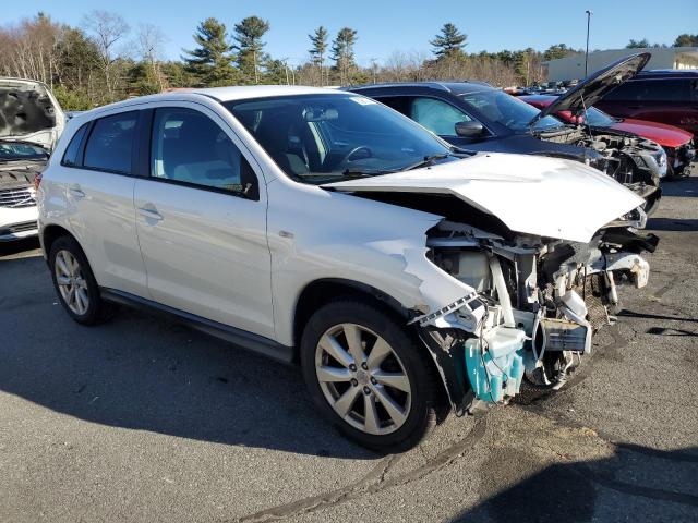 Photo 3 VIN: 4A4AR3AU0FE028141 - MITSUBISHI OUTLANDER 