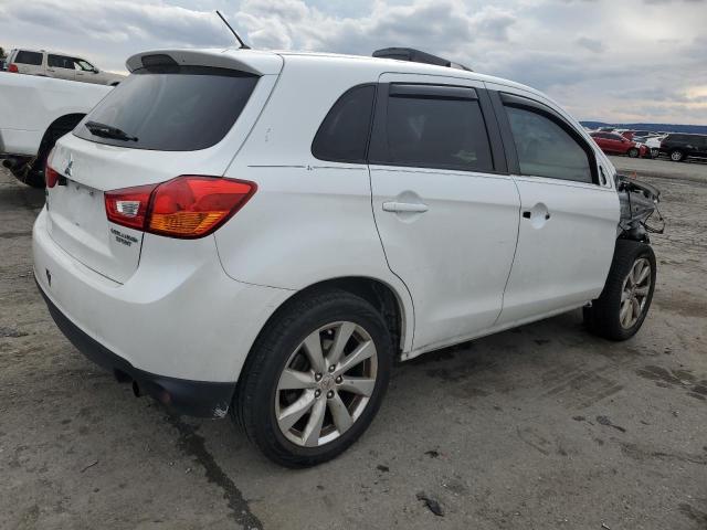 Photo 2 VIN: 4A4AR3AU1FE013521 - MITSUBISHI OUTLANDER 