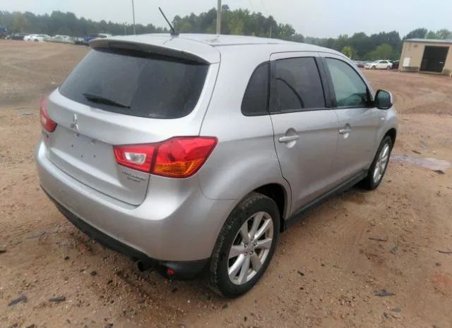 Photo 3 VIN: 4A4AR3AU2EE016975 - MITSUBISHI OUTLANDER 