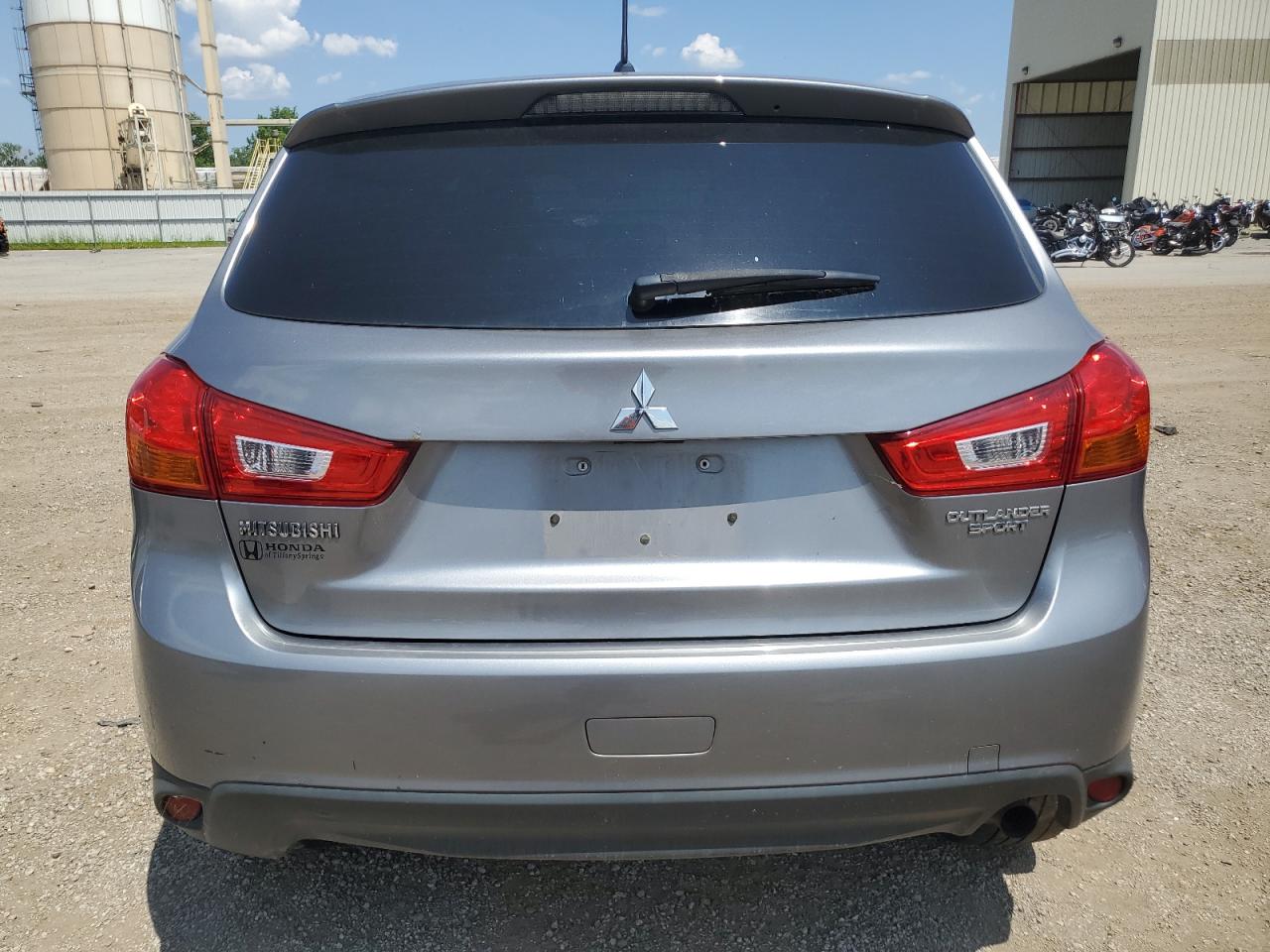 Photo 5 VIN: 4A4AR3AU2FE015326 - MITSUBISHI OUTLANDER 