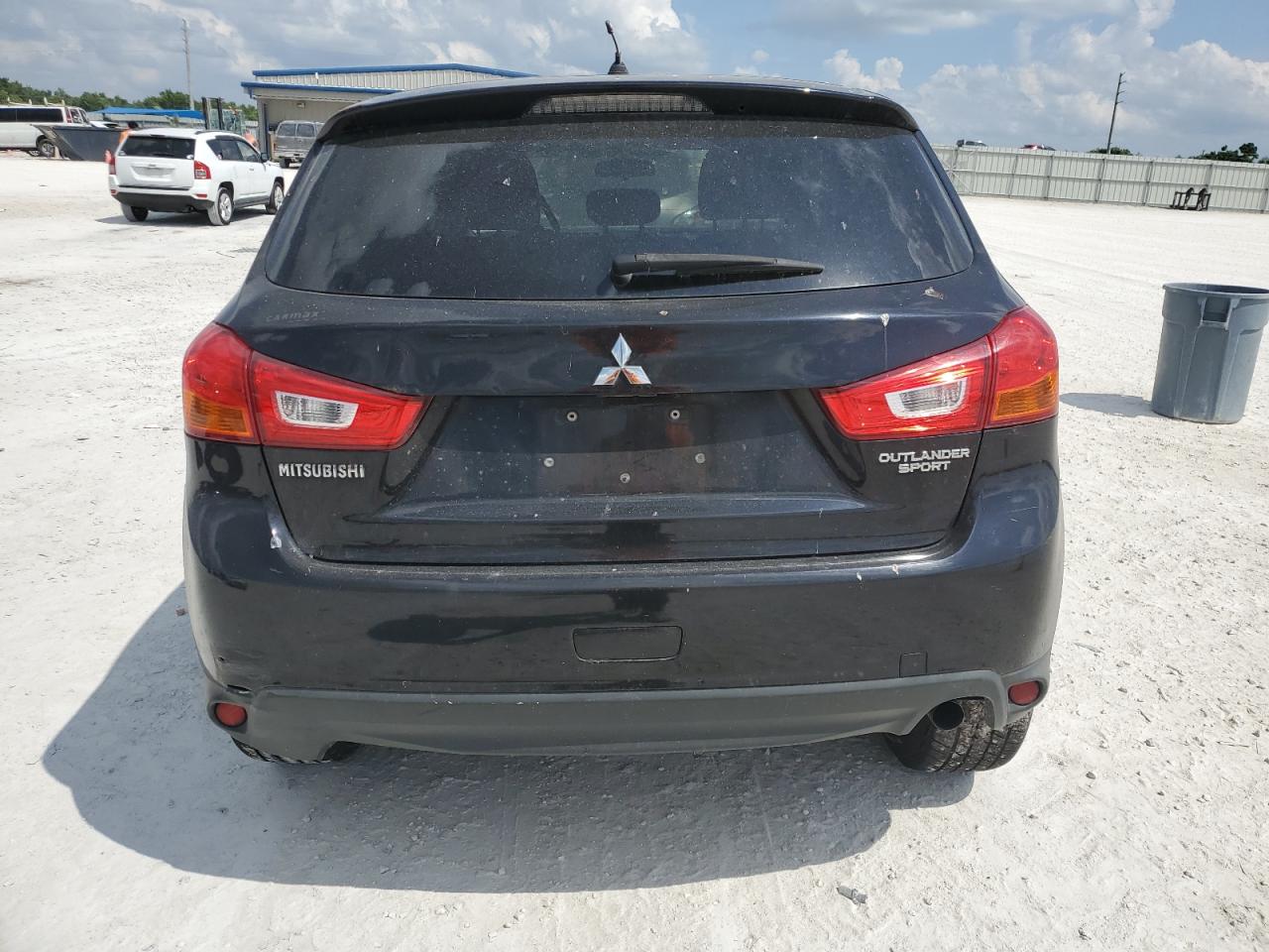 Photo 5 VIN: 4A4AR3AU2FE019862 - MITSUBISHI OUTLANDER 