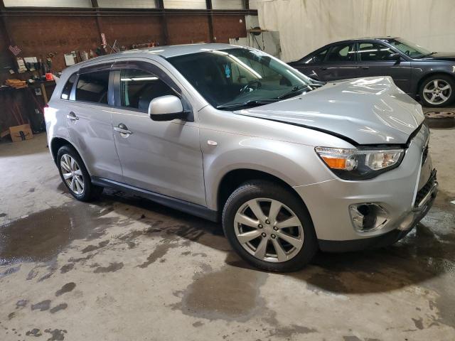 Photo 3 VIN: 4A4AR3AU2FE057768 - MITSUBISHI OUTLANDER 