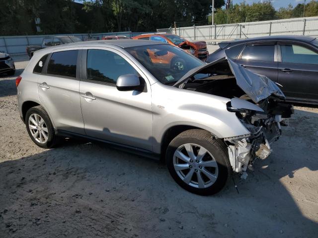 Photo 3 VIN: 4A4AR3AU3FE013164 - MITSUBISHI OUTLANDER 