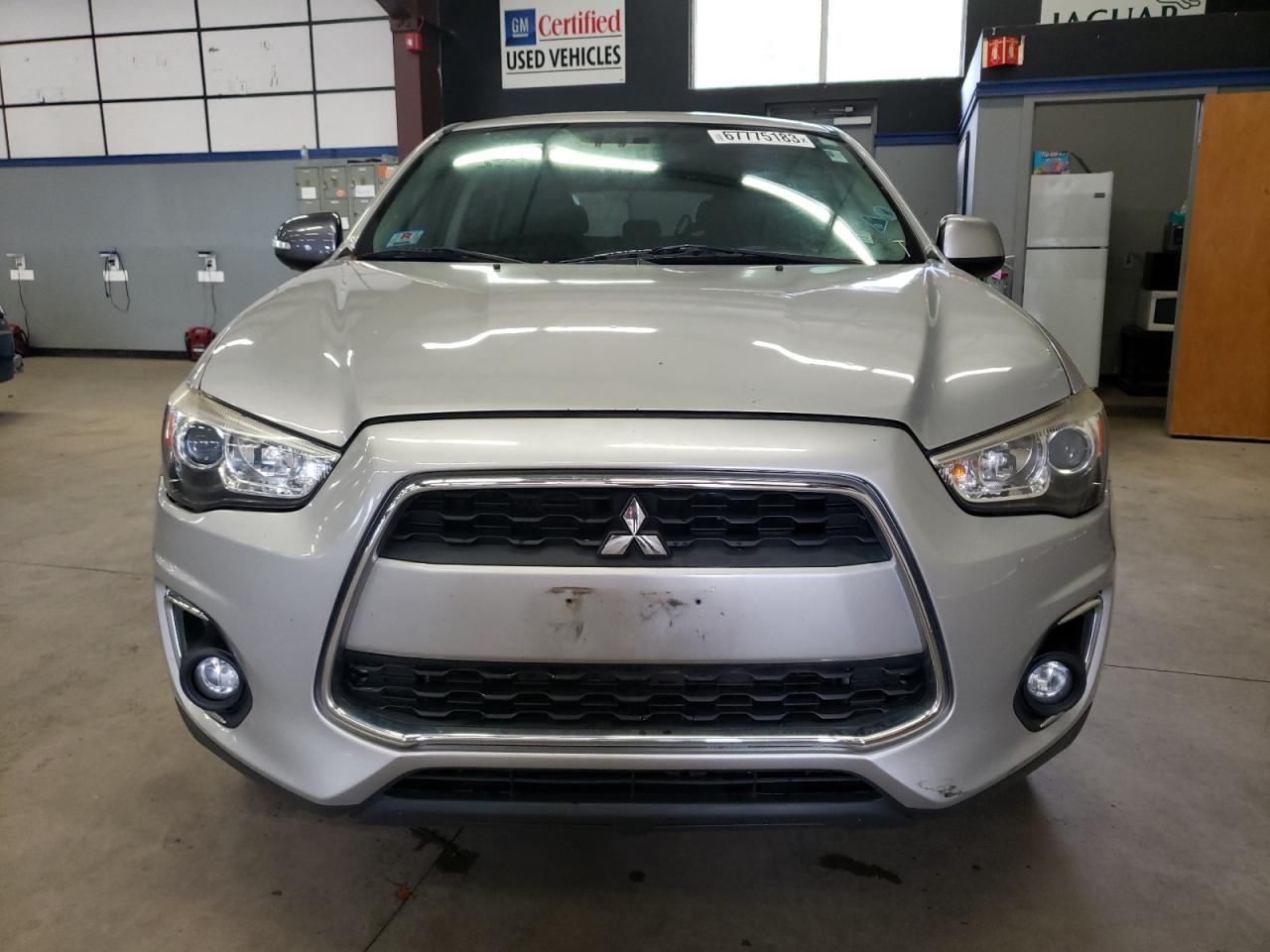 Photo 4 VIN: 4A4AR3AU4EE031882 - MITSUBISHI OUTLANDER 