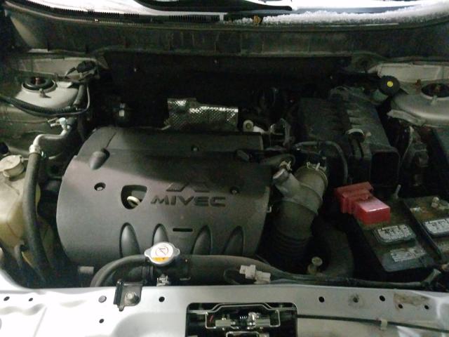 Photo 6 VIN: 4A4AR3AU5FE057764 - MITSUBISHI OUTLANDER 