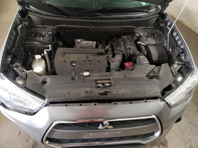 Photo 6 VIN: 4A4AR3AU5FE057960 - MITSUBISHI OUTLANDER 