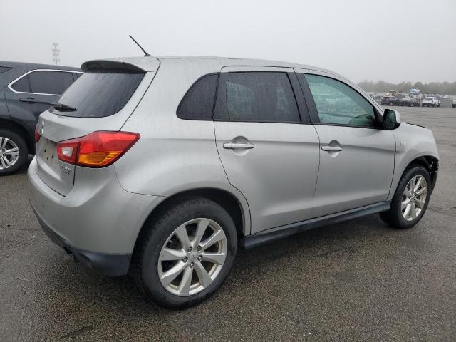 Photo 2 VIN: 4A4AR3AU6FE024210 - MITSUBISHI OUTLANDER 