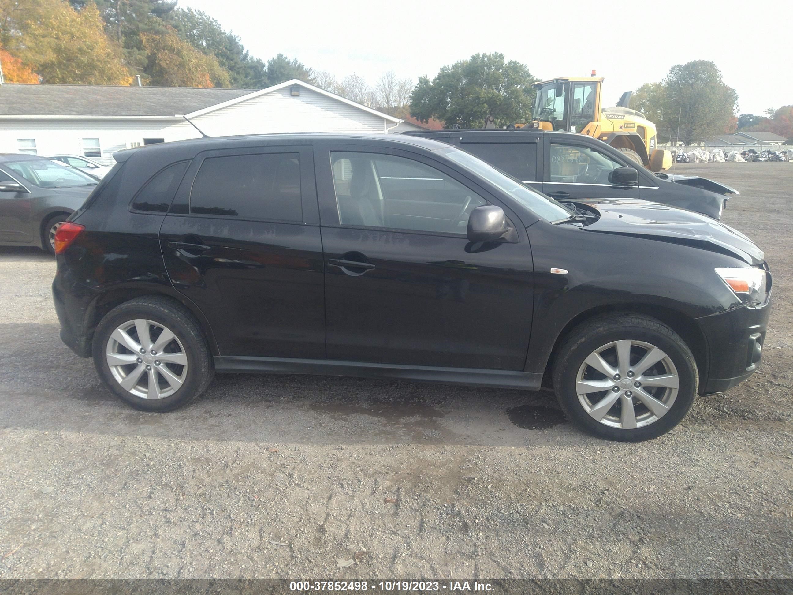 Photo 12 VIN: 4A4AR3AU8EE013742 - MITSUBISHI OUTLANDER 