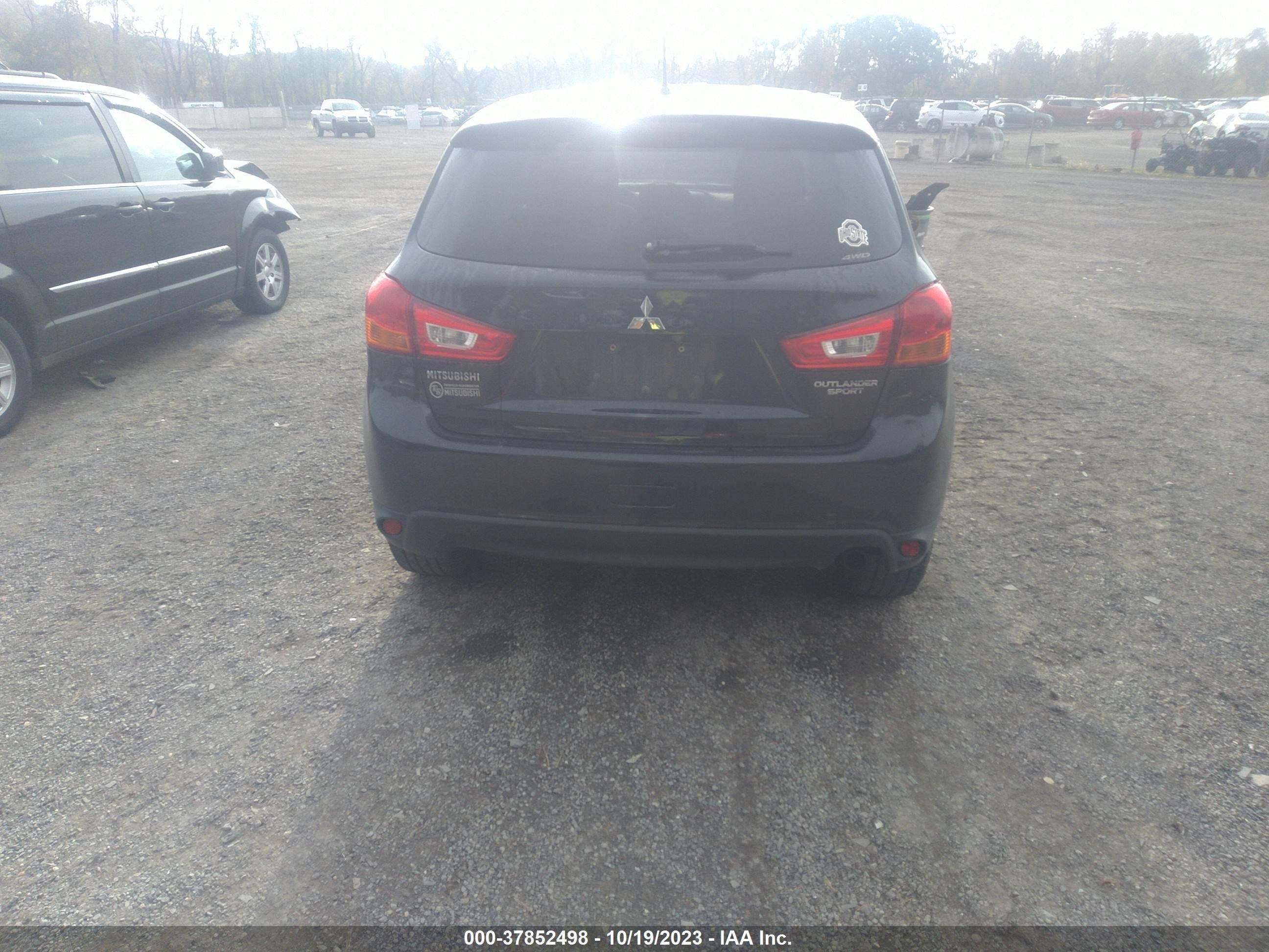 Photo 15 VIN: 4A4AR3AU8EE013742 - MITSUBISHI OUTLANDER 