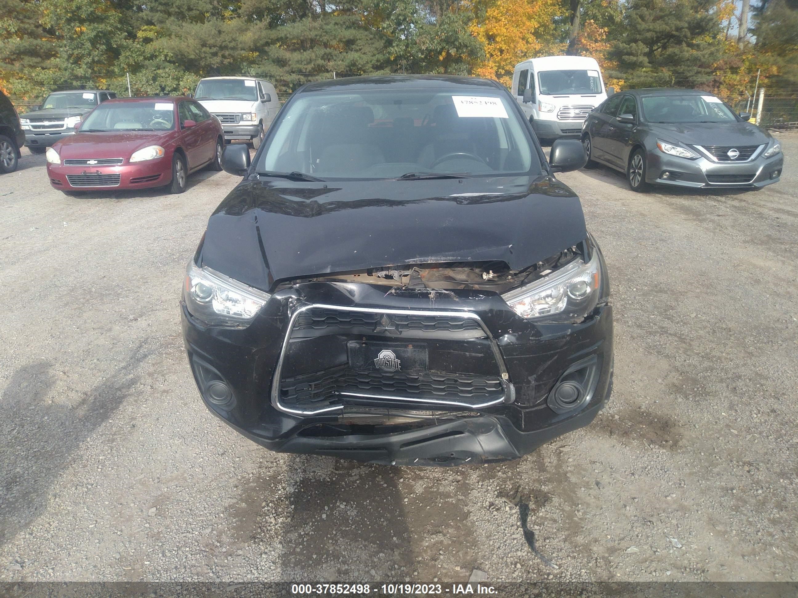 Photo 5 VIN: 4A4AR3AU8EE013742 - MITSUBISHI OUTLANDER 