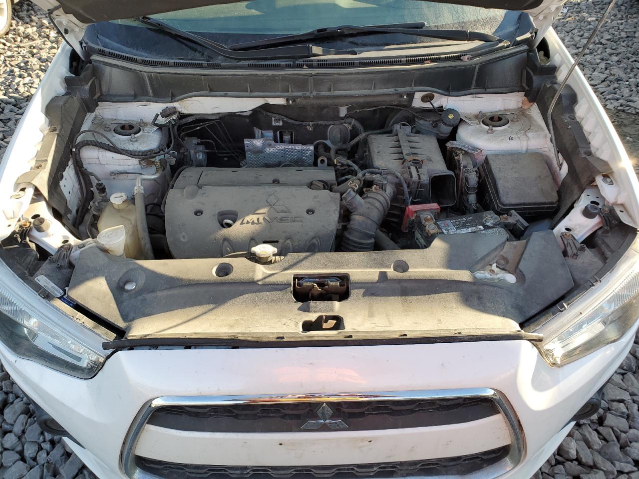 Photo 11 VIN: 4A4AR3AU8FE004962 - MITSUBISHI OUTLANDER 