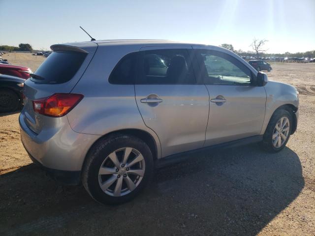 Photo 2 VIN: 4A4AR3AUXFE010004 - MITSUBISHI OUTLANDER 