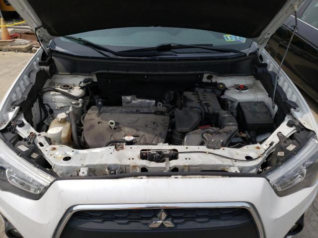 Photo 10 VIN: 4A4AR3AW5FE040674 - MITSUBISHI OUTLANDER 