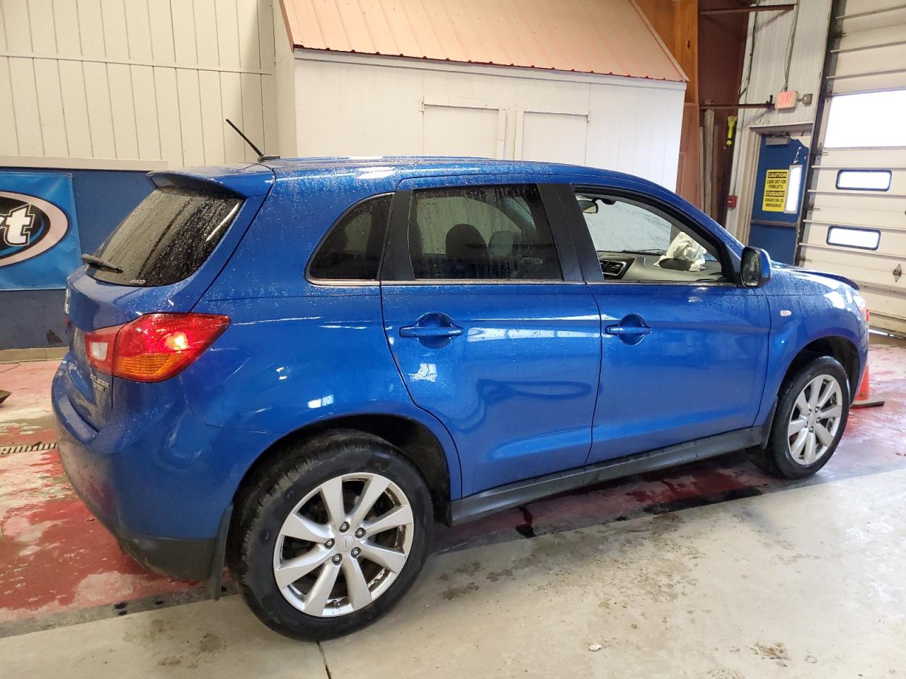 Photo 2 VIN: 4A4AR4AU1FE013444 - MITSUBISHI OUTLANDER 