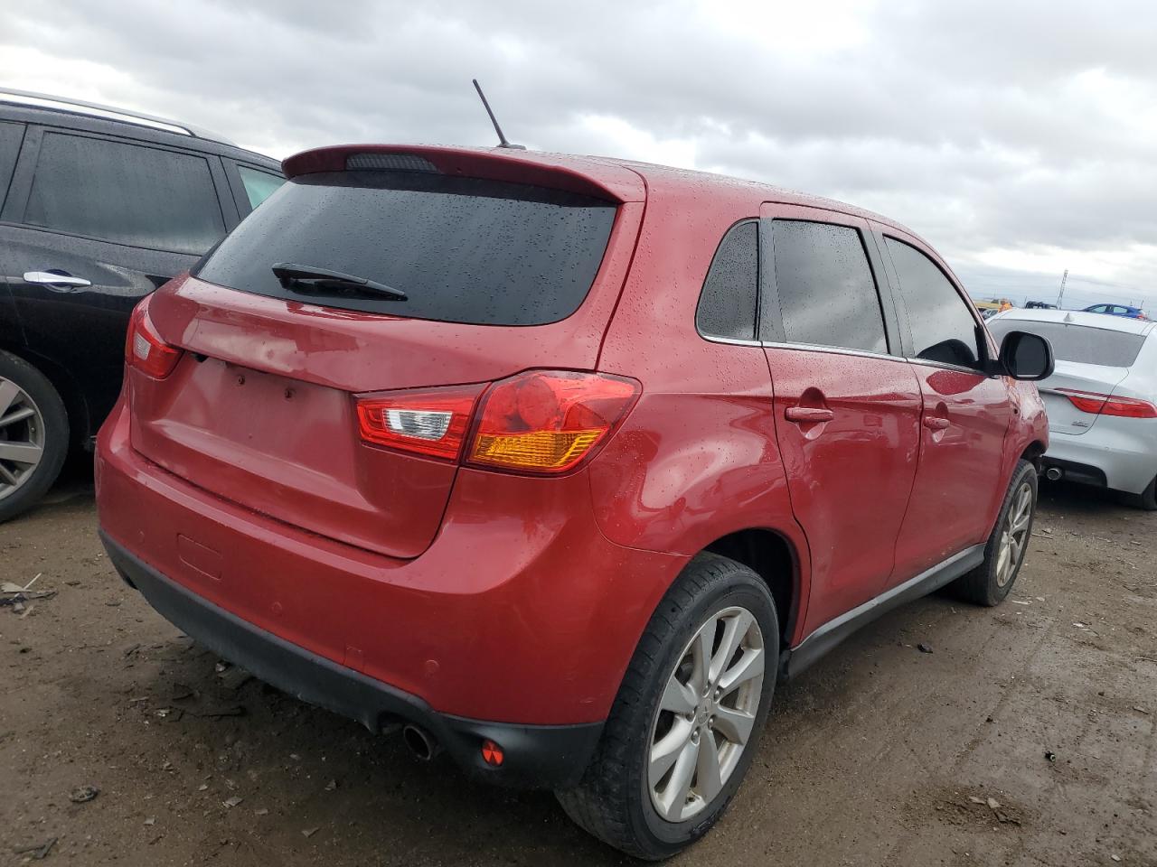 Photo 2 VIN: 4A4AR4AU3FE012313 - MITSUBISHI OUTLANDER 