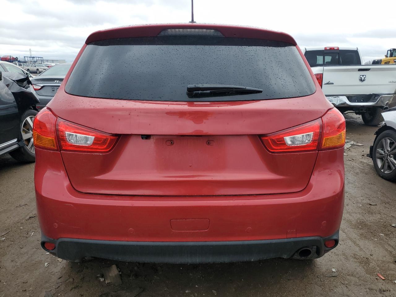 Photo 5 VIN: 4A4AR4AU3FE012313 - MITSUBISHI OUTLANDER 