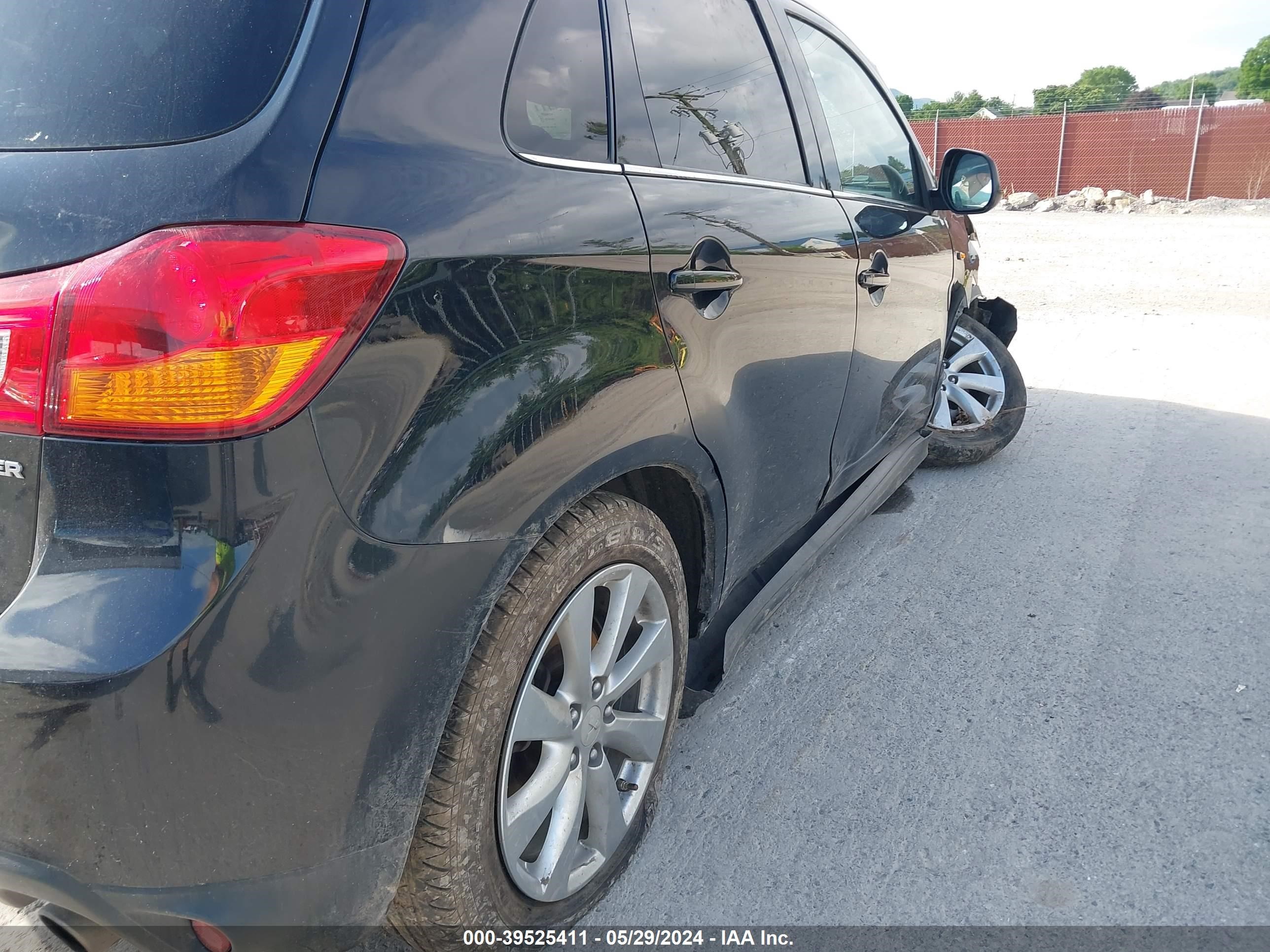 Photo 15 VIN: 4A4AR4AU5EE023599 - MITSUBISHI OUTLANDER 