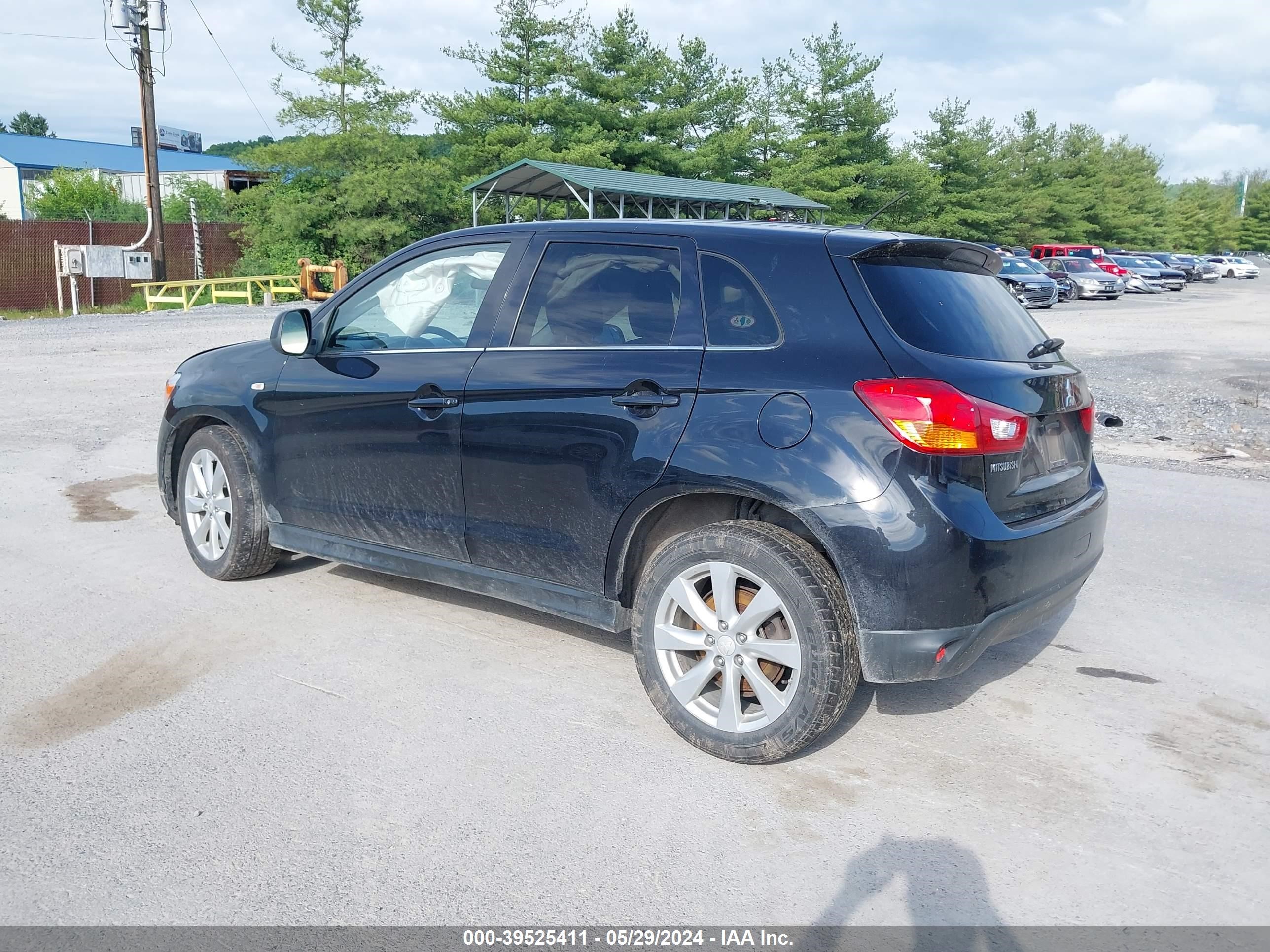 Photo 2 VIN: 4A4AR4AU5EE023599 - MITSUBISHI OUTLANDER 