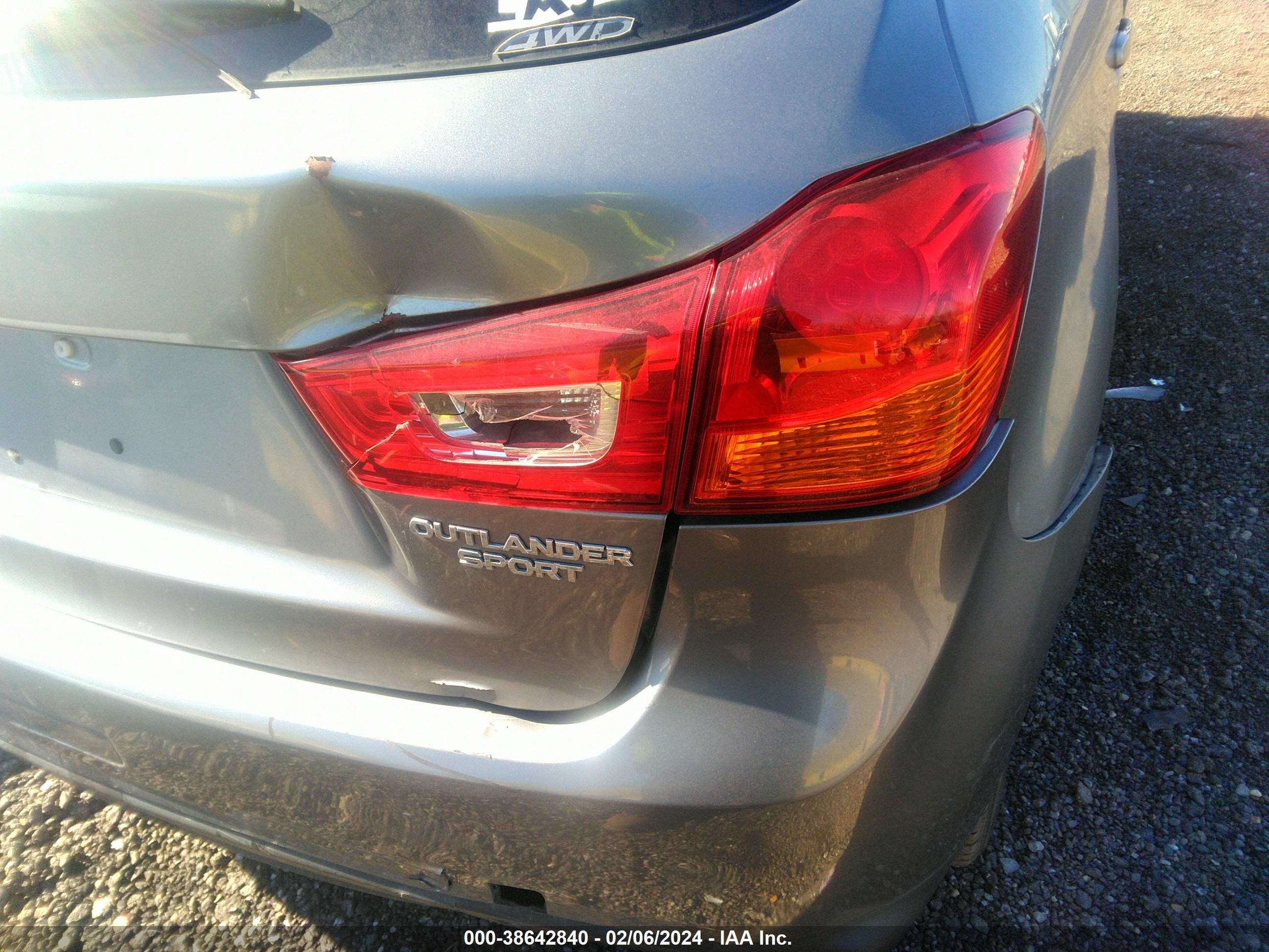 Photo 14 VIN: 4A4AR4AU9FE003356 - MITSUBISHI OUTLANDER 