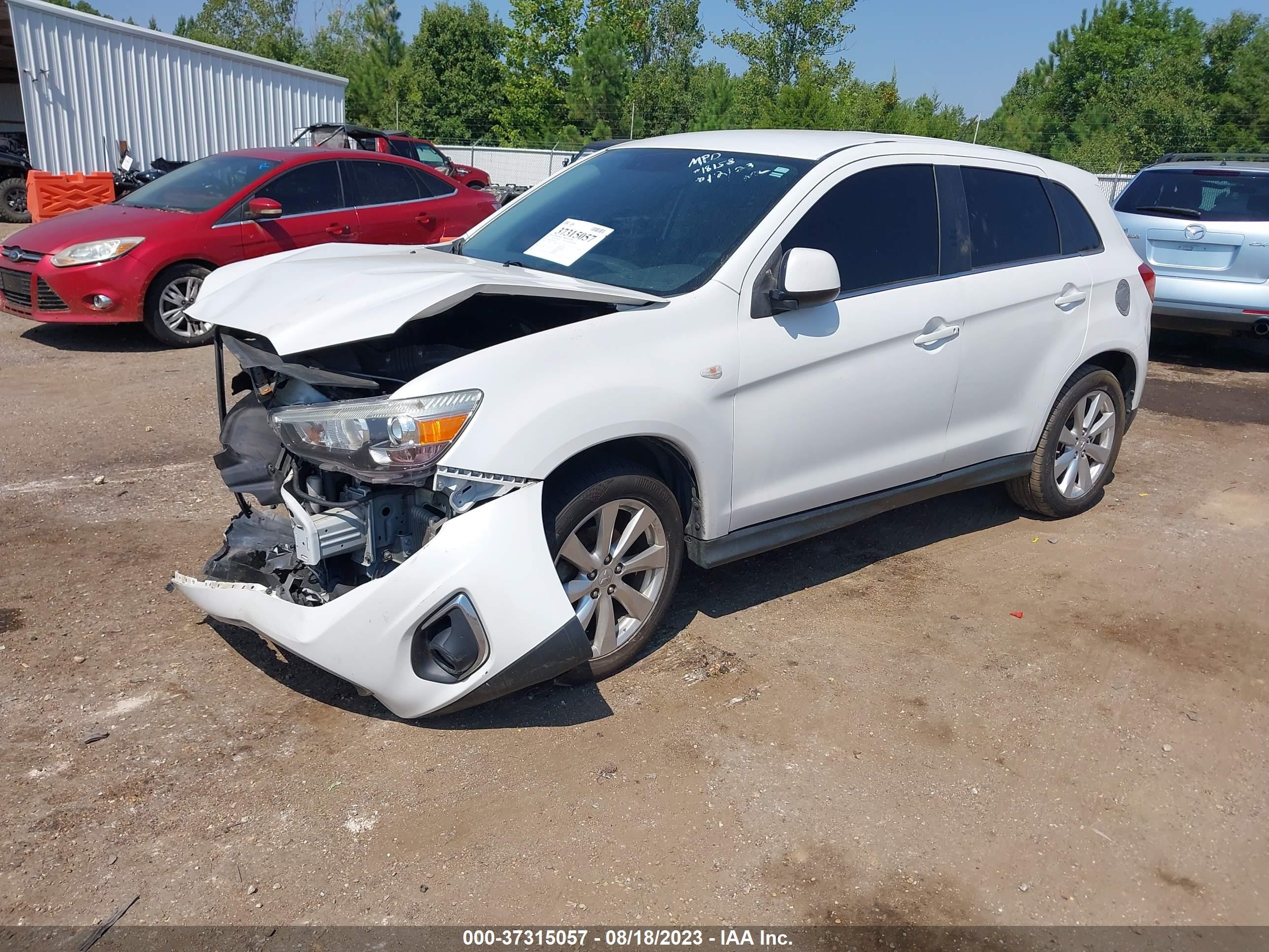 Photo 1 VIN: 4A4AR4AUXEE015594 - MITSUBISHI OUTLANDER 