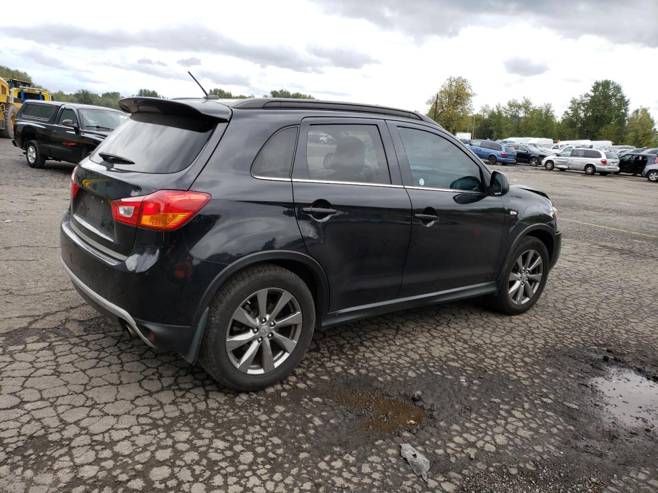 Photo 2 VIN: 4A4AR5AU7DE022815 - MITSUBISHI OUTLANDER 