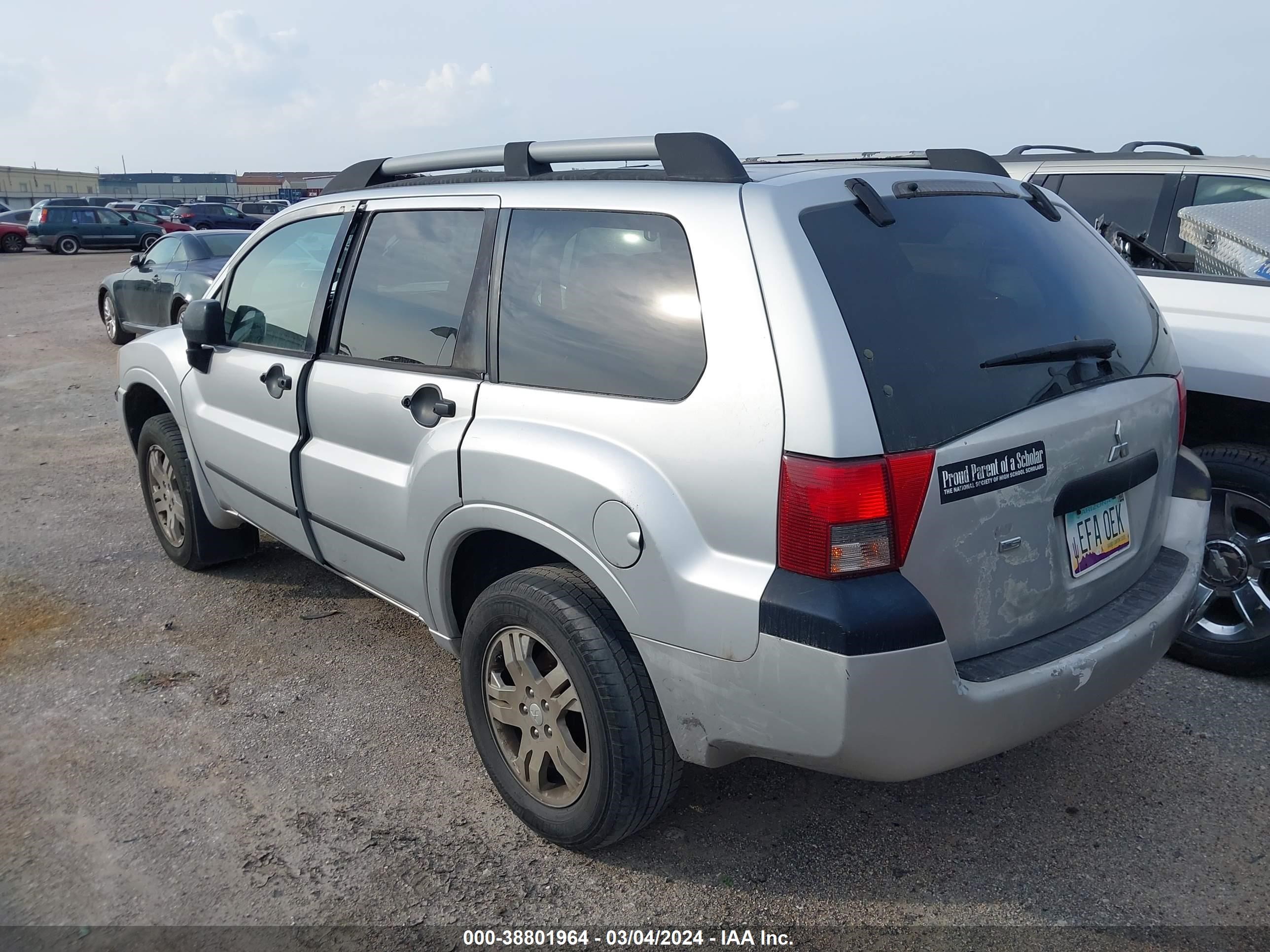 Photo 2 VIN: 4A4MM21S95E004682 - MITSUBISHI ENDEAVOR 