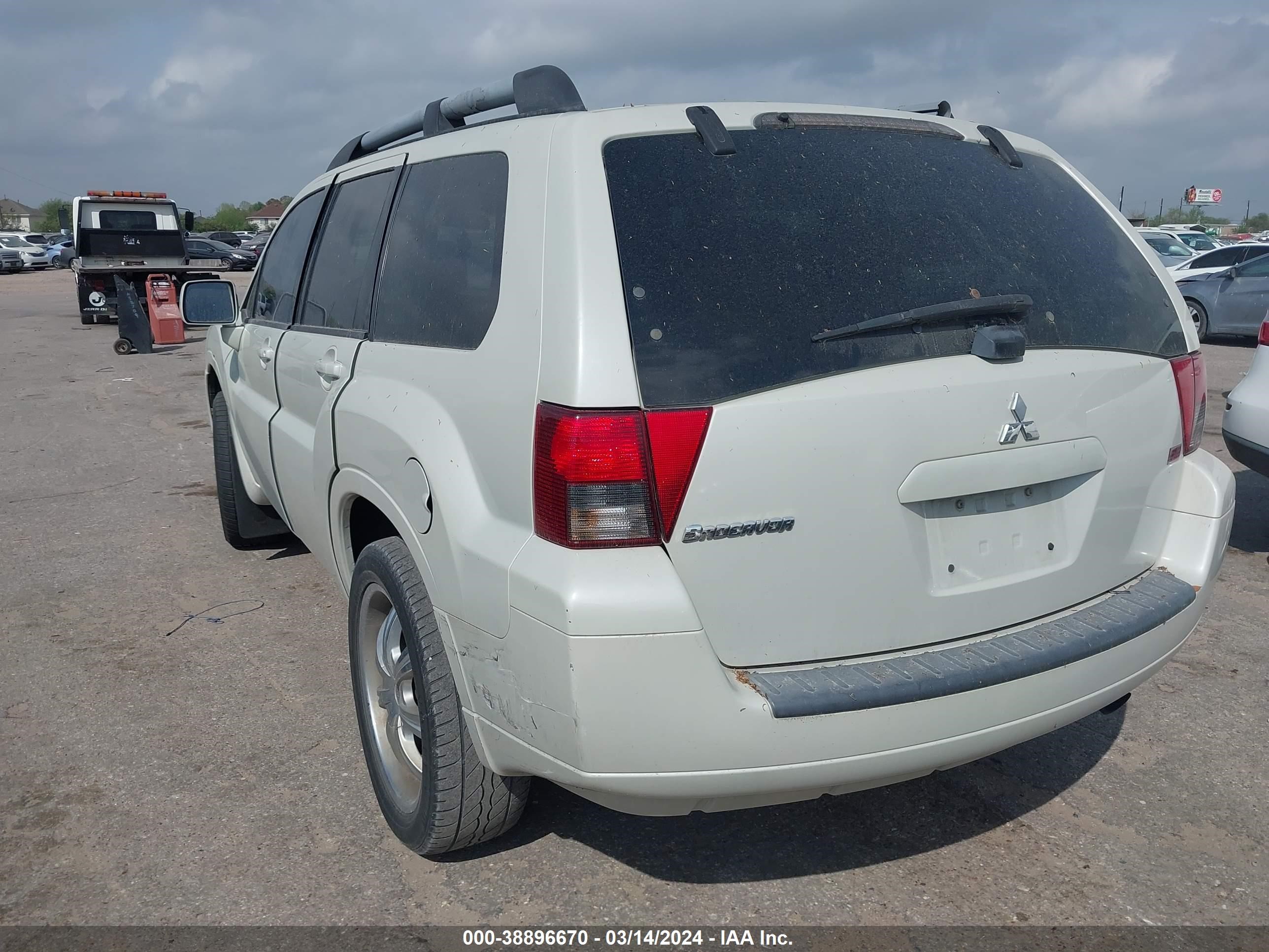 Photo 2 VIN: 4A4MM31S37E074395 - MITSUBISHI ENDEAVOR 