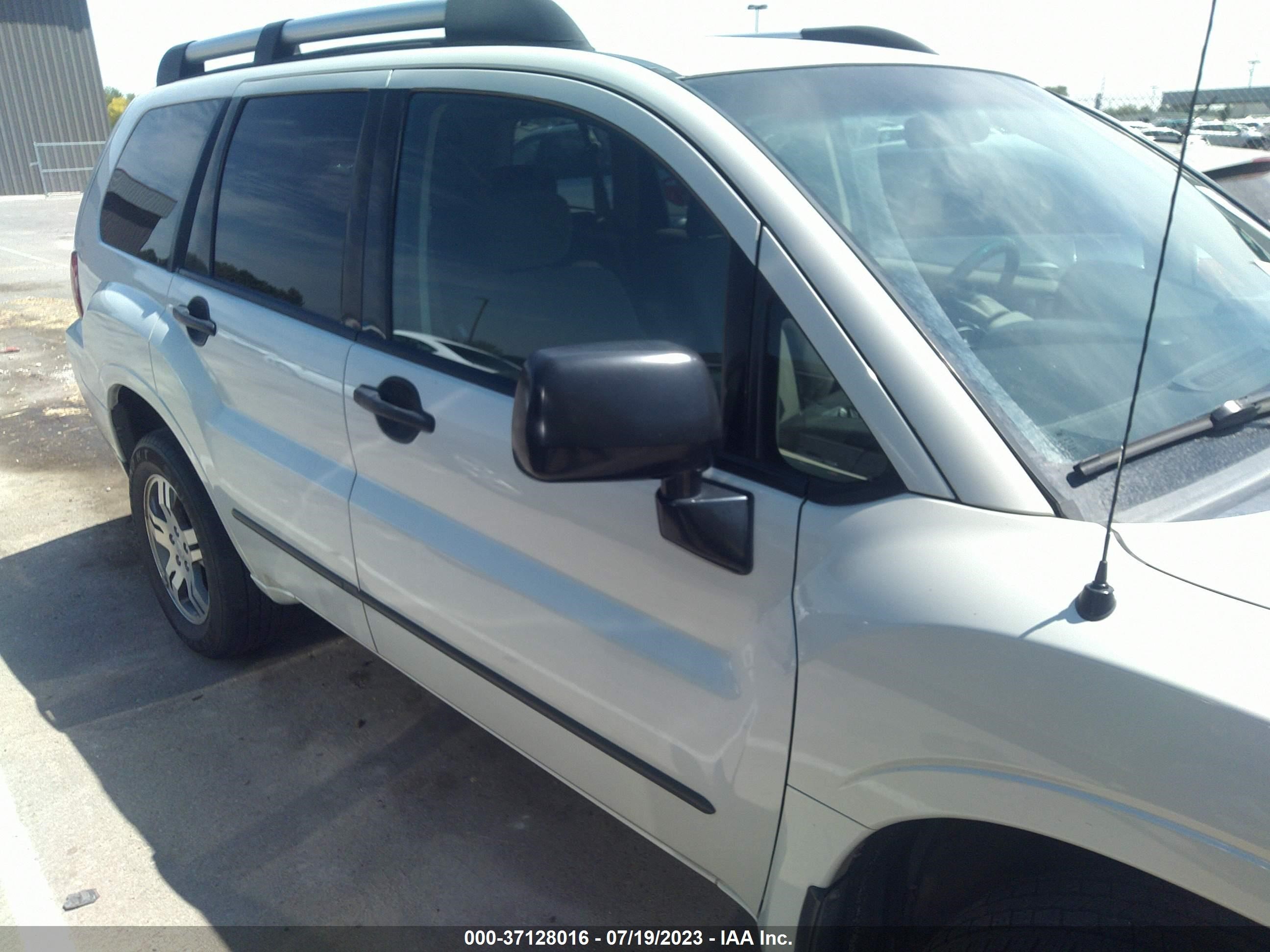 Photo 12 VIN: 4A4MN21S76E069111 - MITSUBISHI ENDEAVOR 