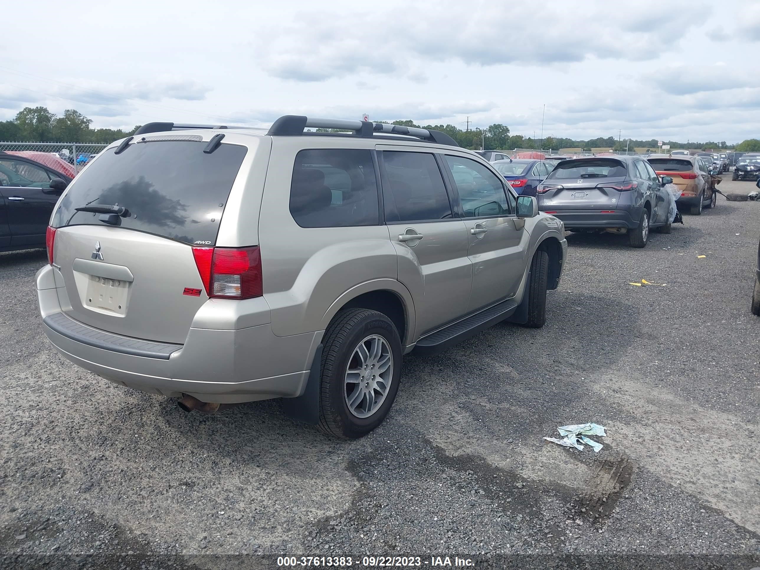 Photo 3 VIN: 4A4MN31S47E037045 - MITSUBISHI ENDEAVOR 