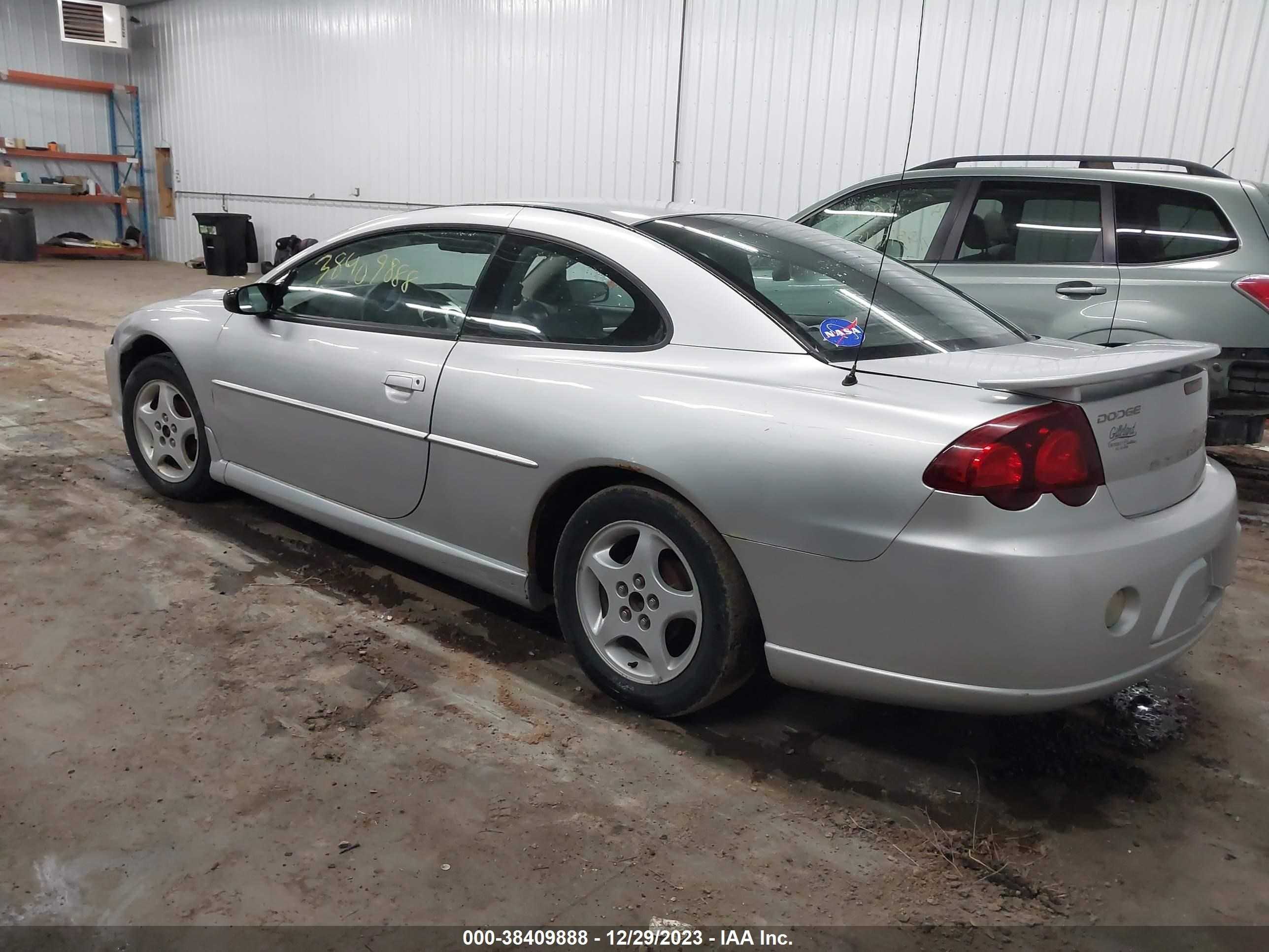 Photo 2 VIN: 4B3AG42G44E140238 - DODGE STRATUS 