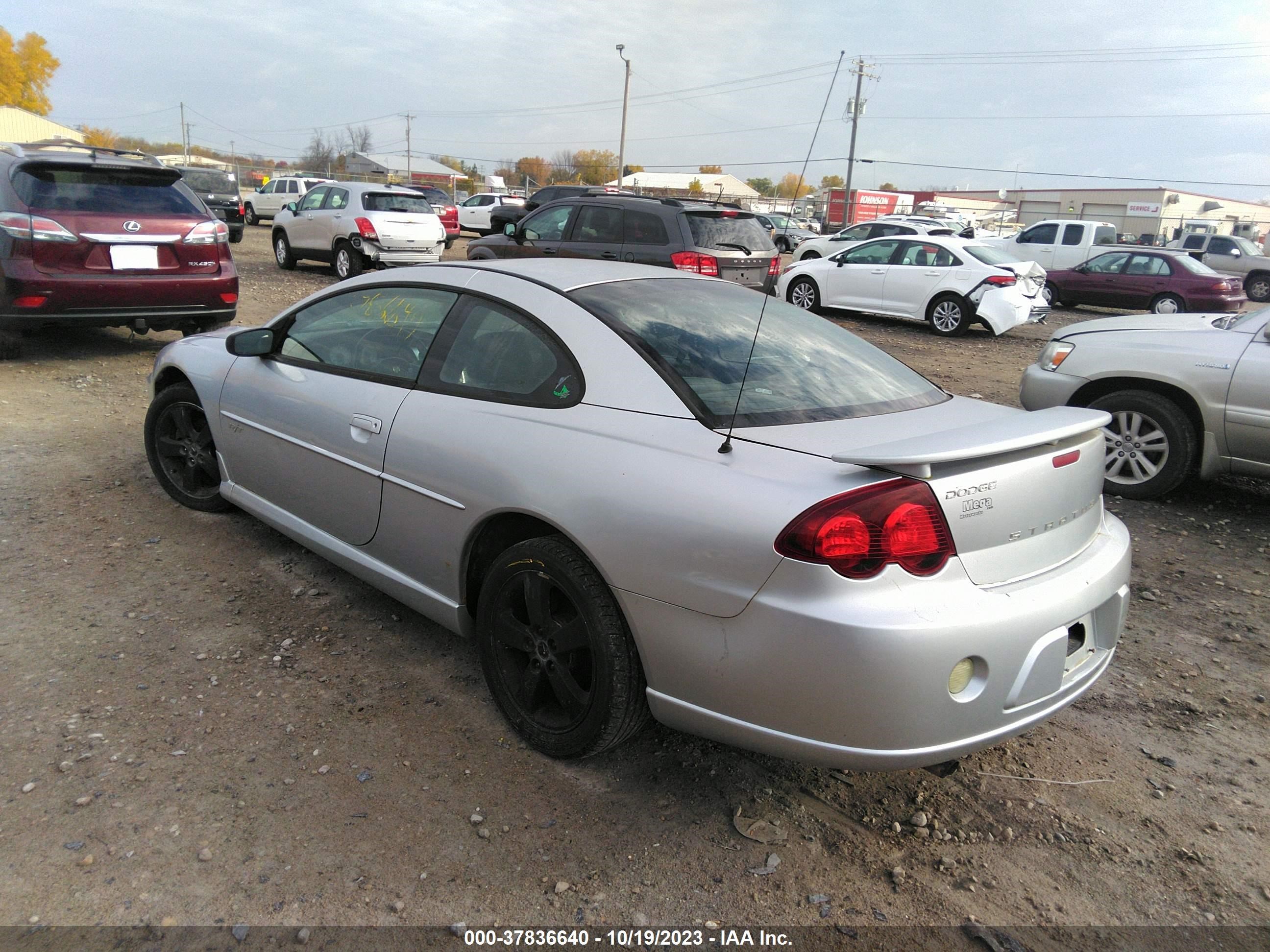 Photo 2 VIN: 4B3AG52H04E128358 - DODGE STRATUS 