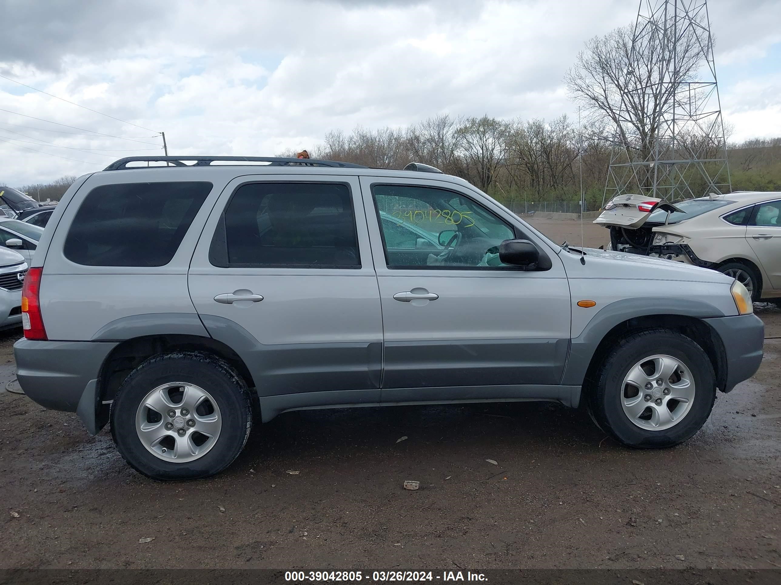 Photo 11 VIN: 4F2CU08132KM17344 - MAZDA TRIBUTE 