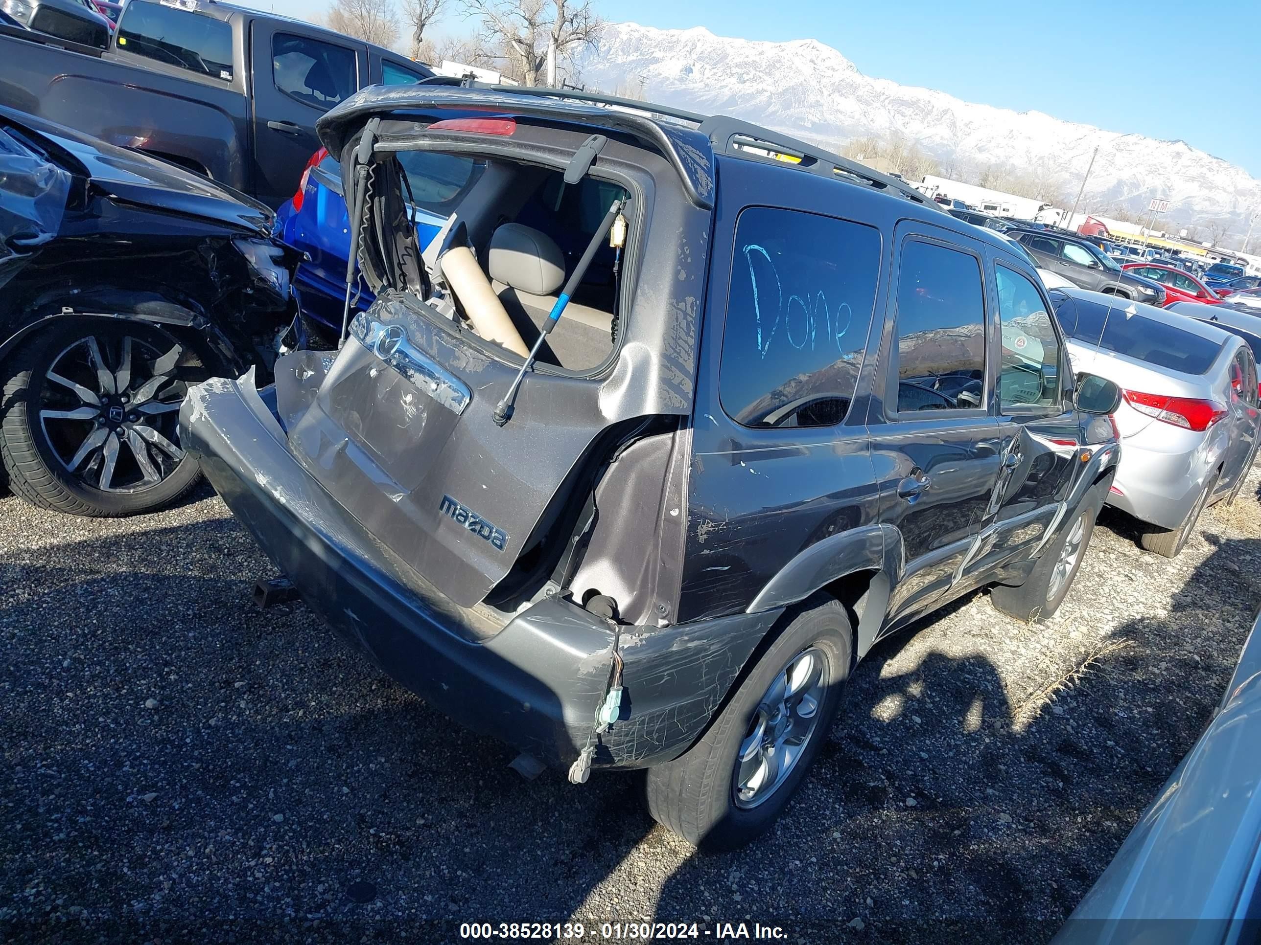 Photo 4 VIN: 4F2CU08162KM49589 - MAZDA TRIBUTE 