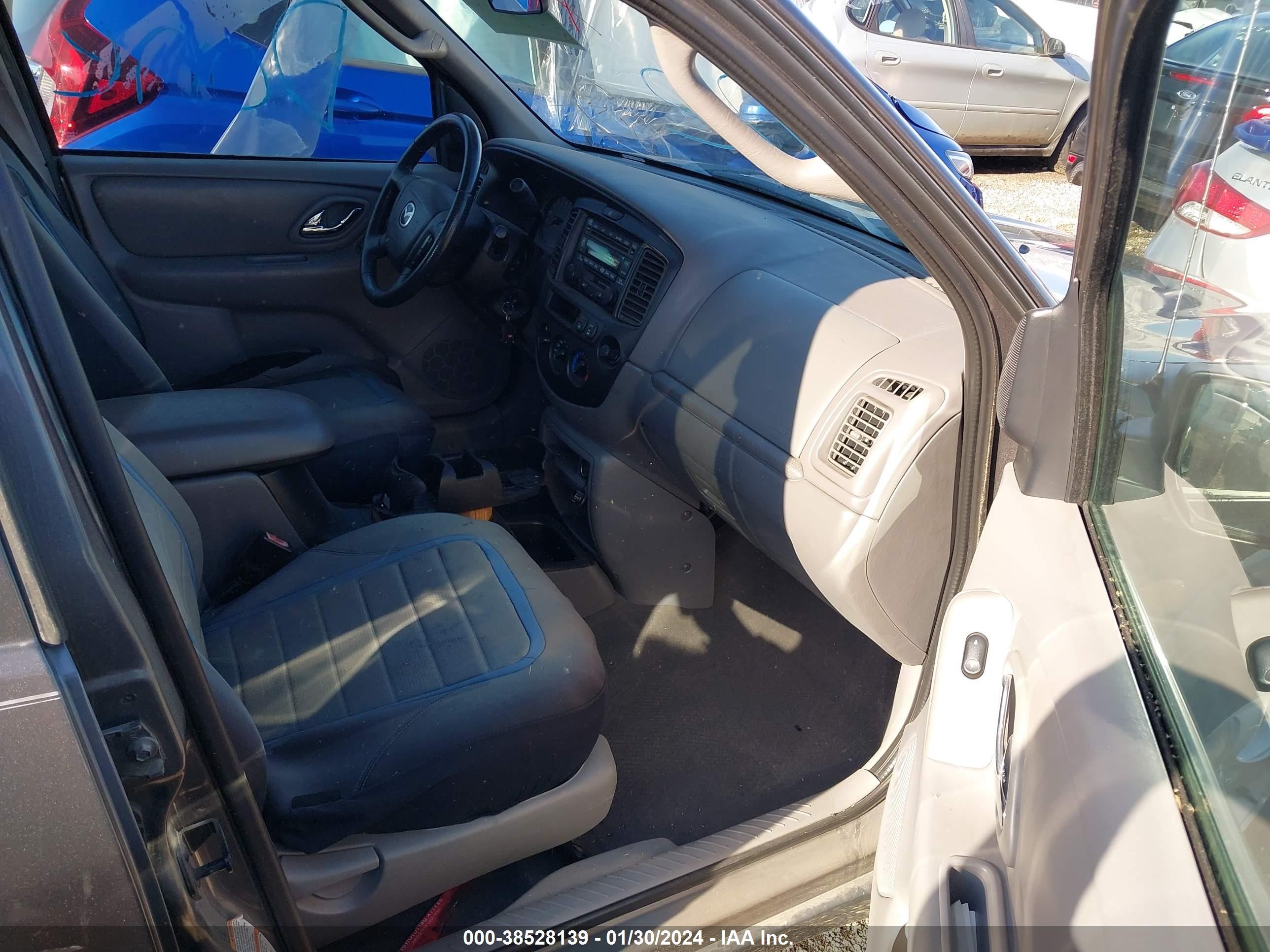 Photo 5 VIN: 4F2CU08162KM49589 - MAZDA TRIBUTE 