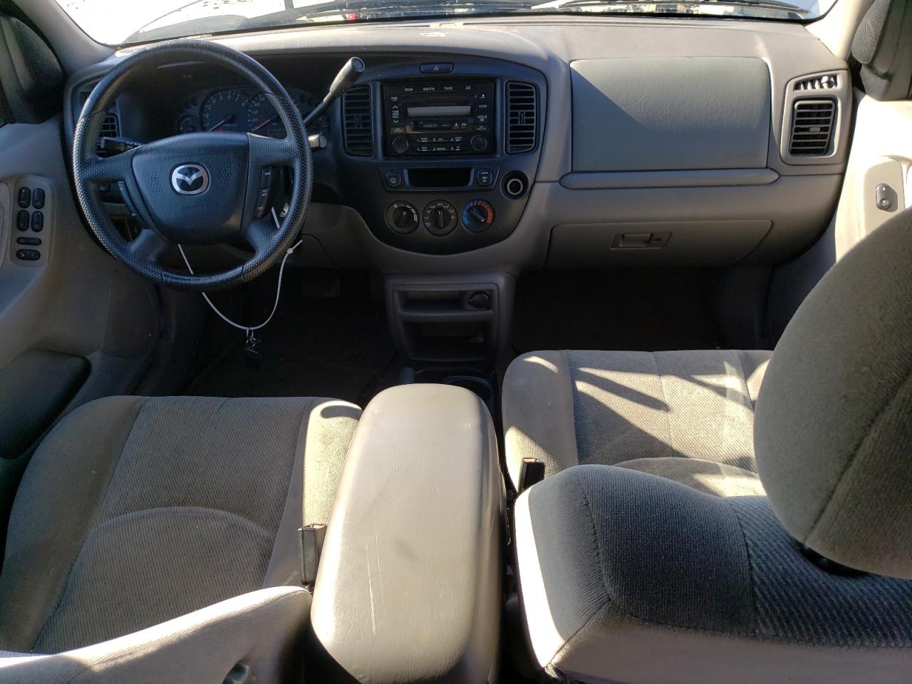 Photo 7 VIN: 4F2CU08182KM08980 - MAZDA TRIBUTE 